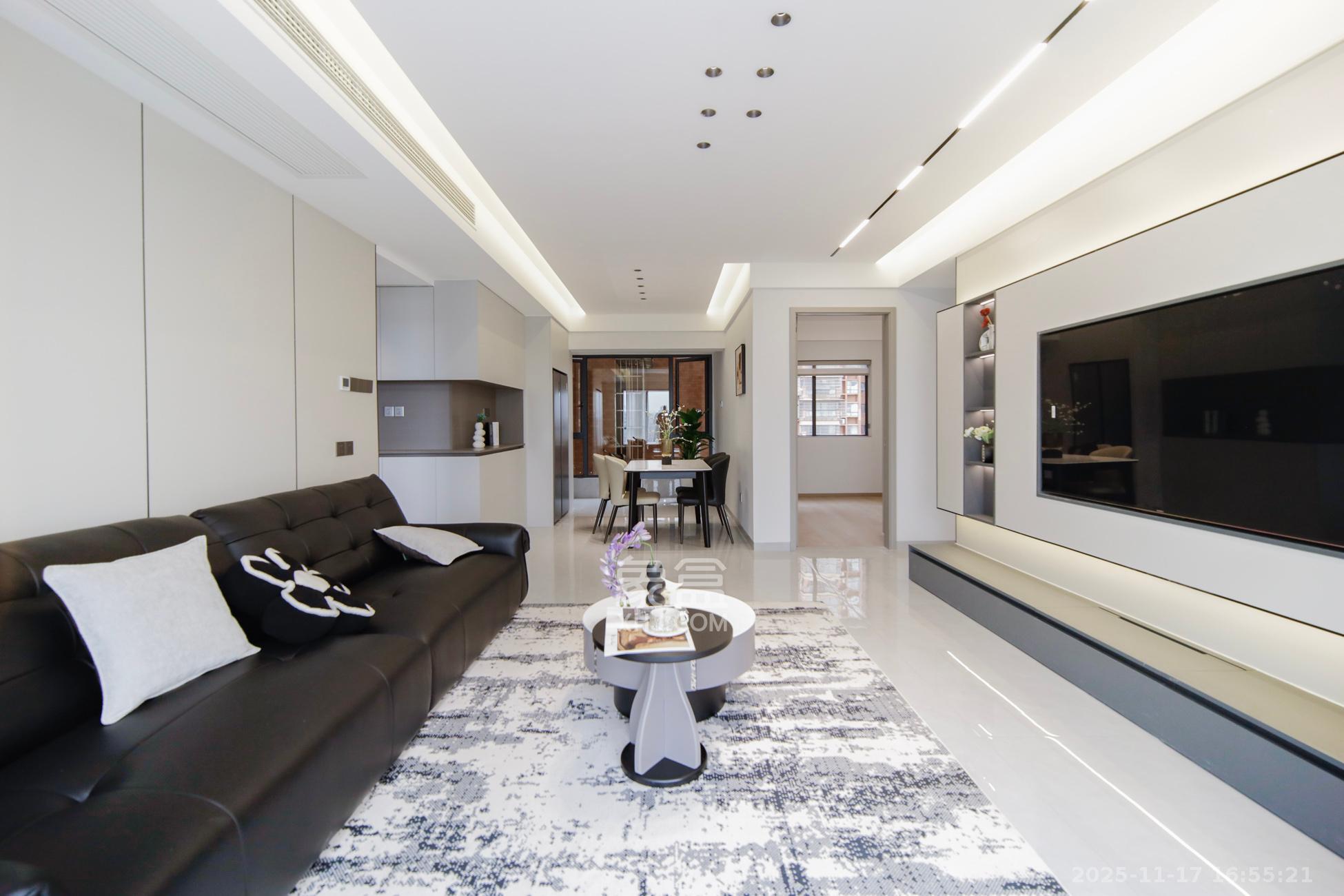 上海城小区  1室2厅2卫    118.0万客厅