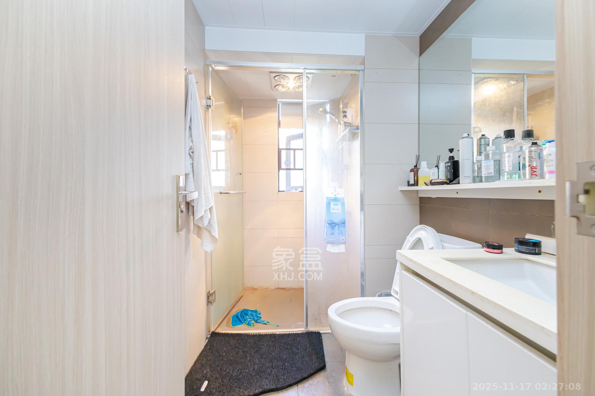 时代倾城三期  2室1厅1卫    63.0万卫生间