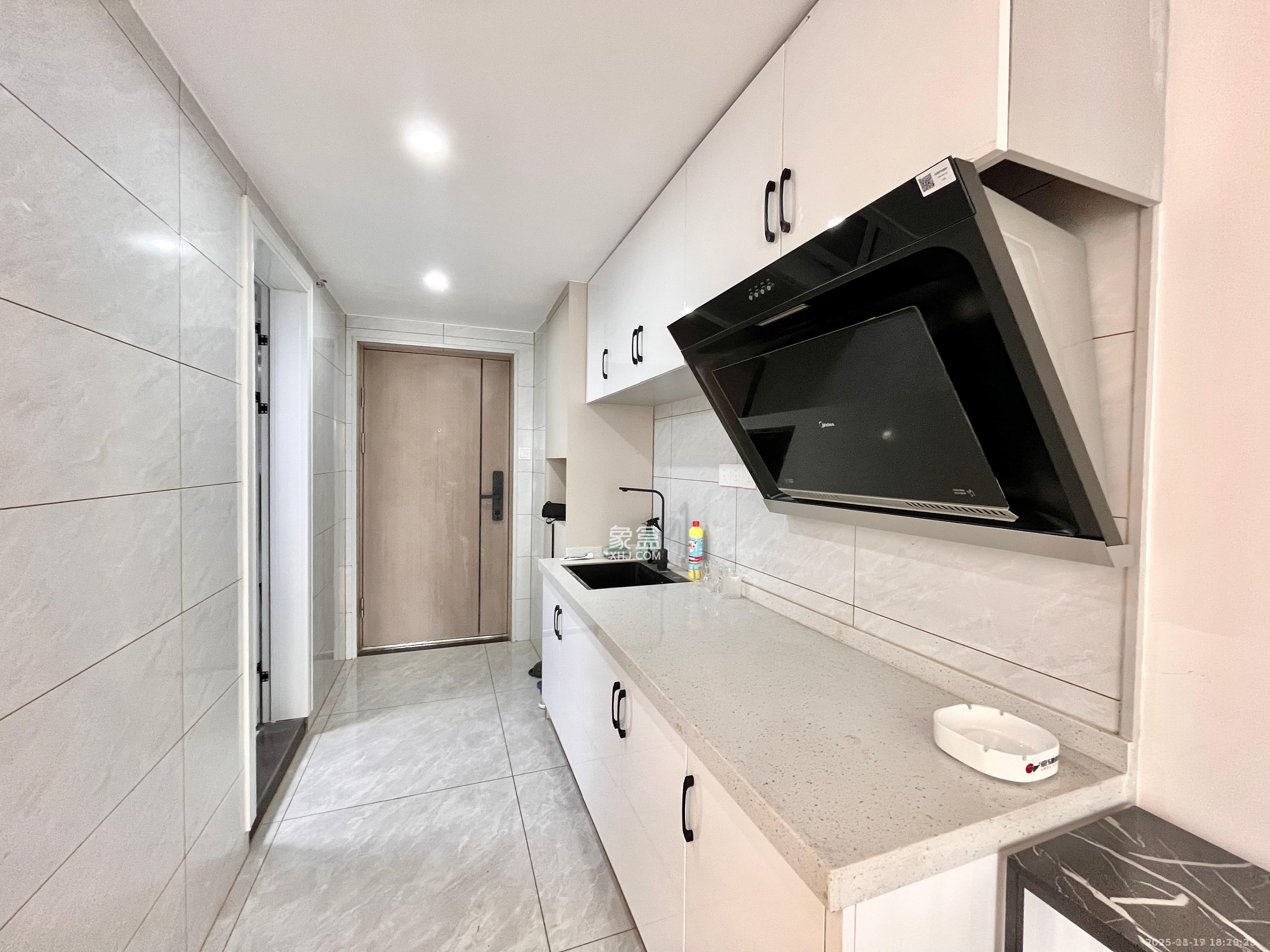 南山梅溪一方 2室1厅1卫 2000.0元/月 南山梅溪一方 2室1厅1卫 2000.0元/月室内图