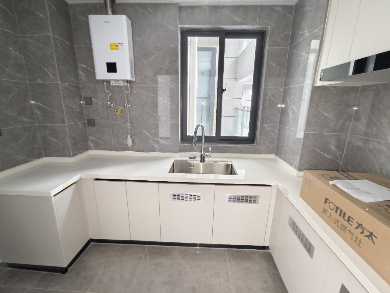 元垄望品  3室2厅2卫    4000.0元/月室内图