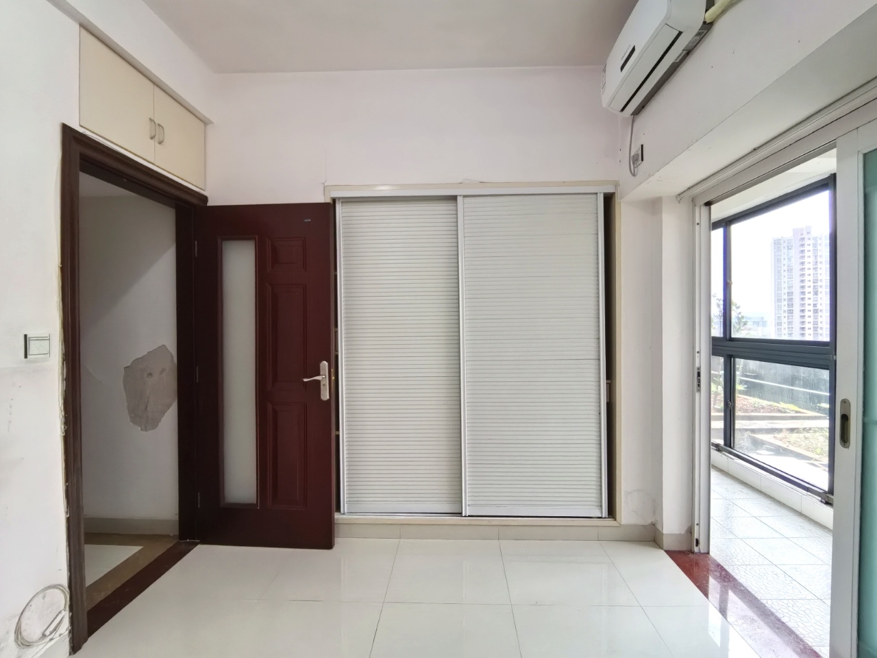 名门广场北区（二期）  3室2厅1卫    126.0万客厅