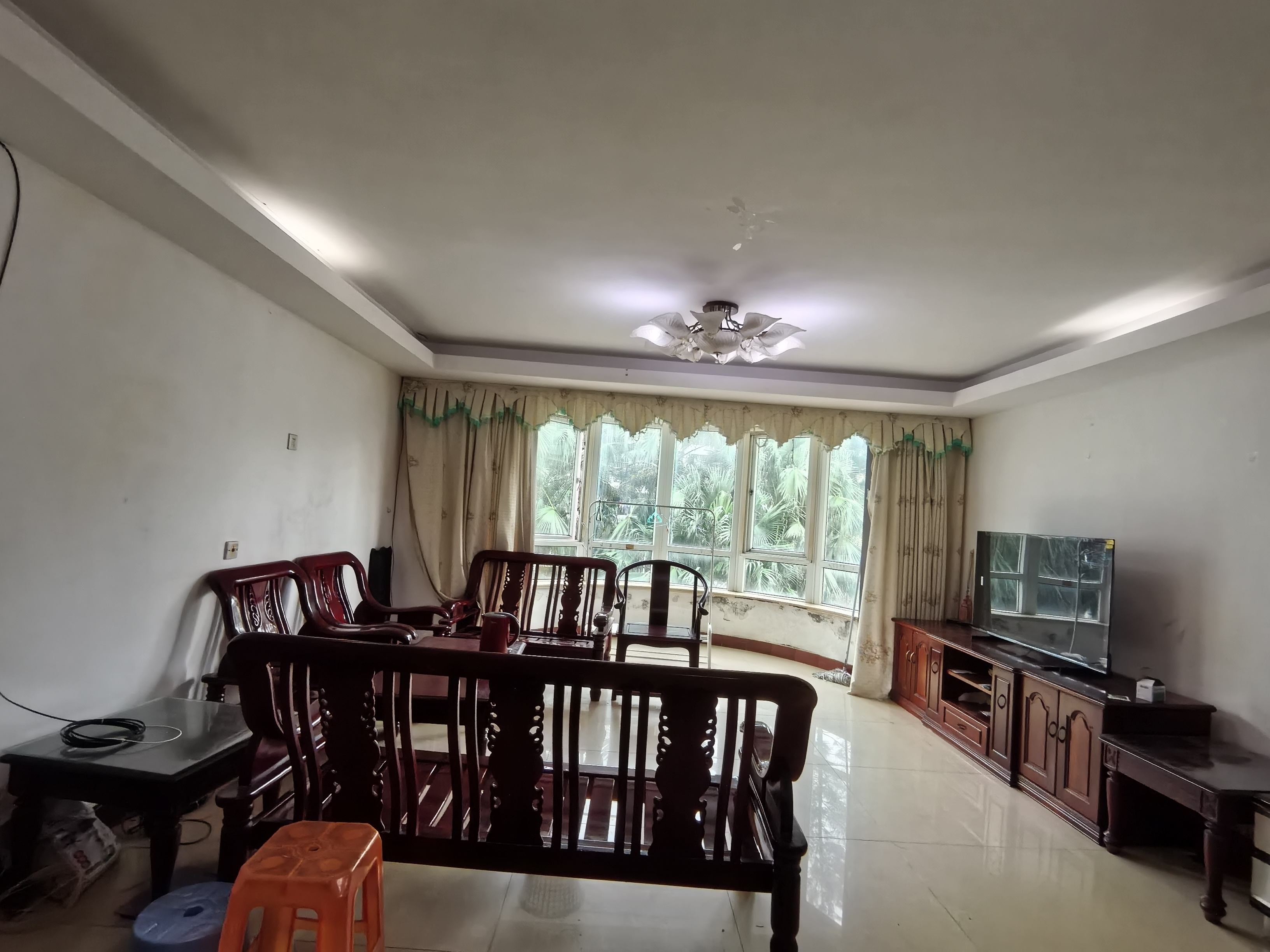 绿色佳园  3室2厅2卫    2300.0元/月室内图