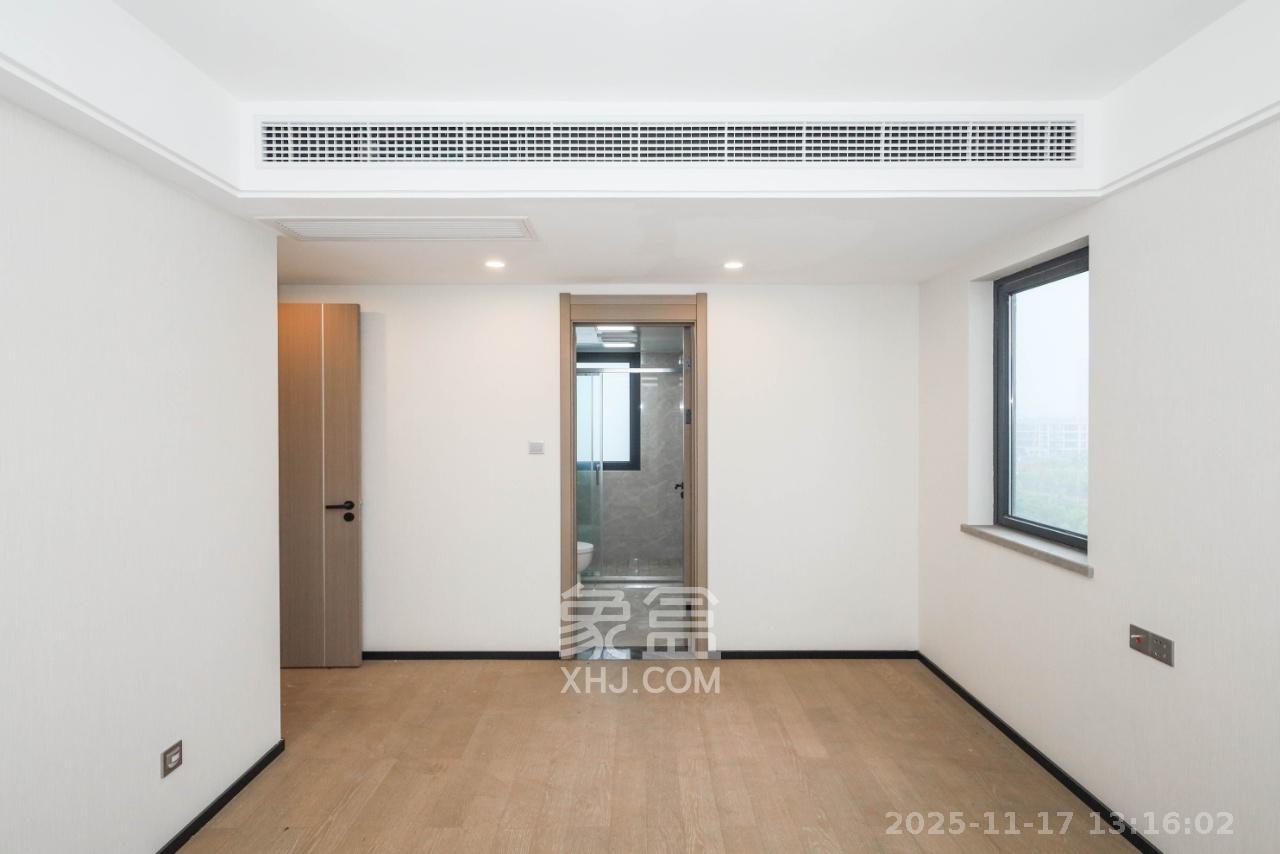 中海麓山境南区  4室2厅2卫    2800.0元/月室内图