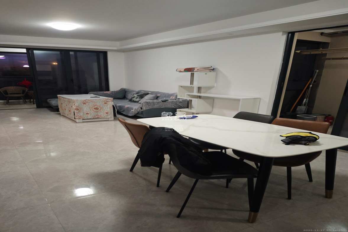 长房云西府一期 3室2厅1卫 3000.0元/月 长房云西府一期 3室2厅1卫 3000.0元/月室内图