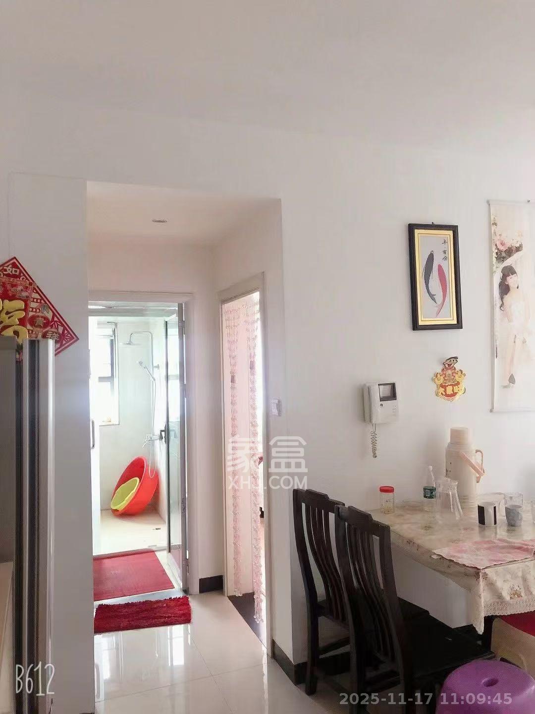 怡海星城  1室2厅1卫    1600.0元/月室内图