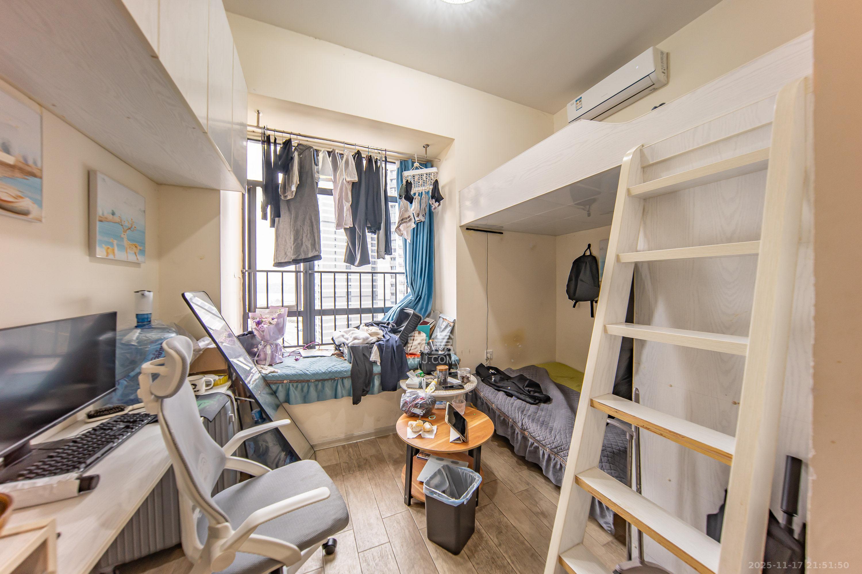 兰亭湾畔 1室1厅1卫 13.0万 兰亭湾畔 1室1厅1卫 13.0万卧室