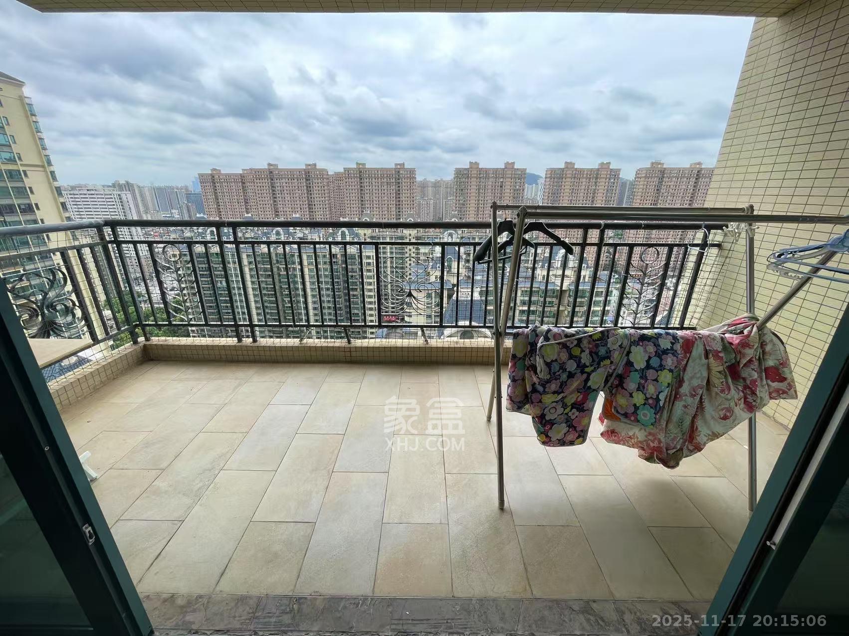 恒大名都  4室2厅2卫    1900.0元/月室内图