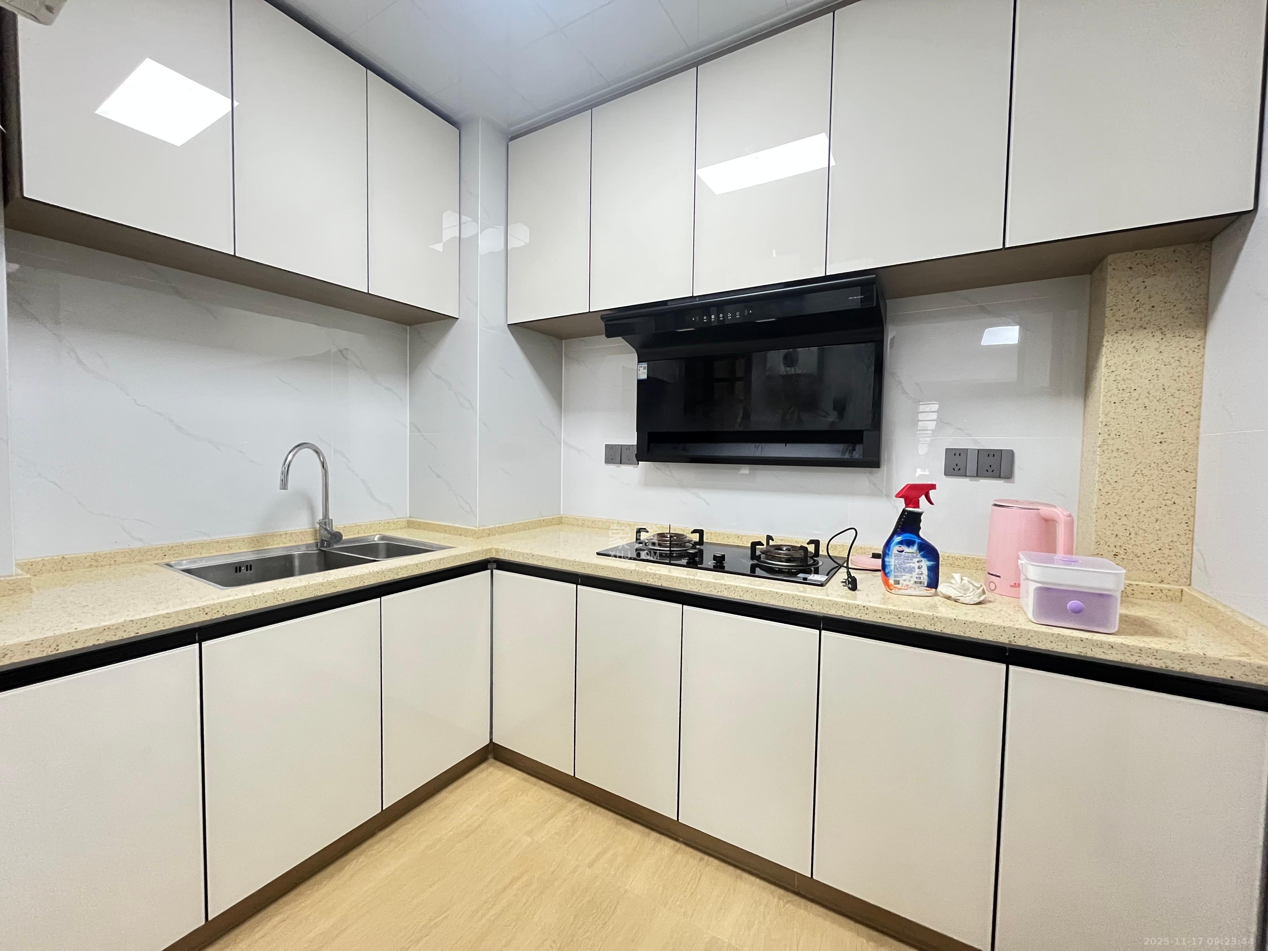 栖凤佳园  2室2厅1卫    2500.0元/月室内图