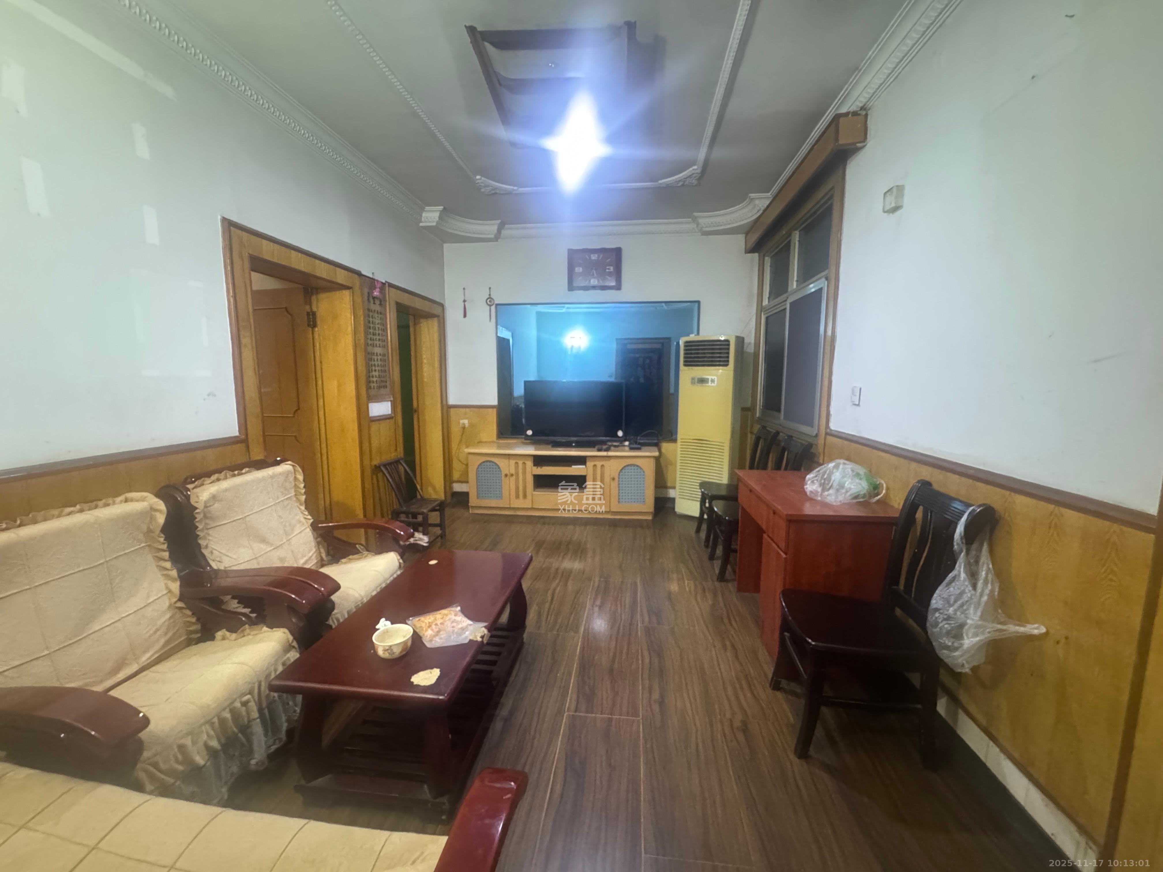 茶园坡社区(原王家冲社区) 2室1厅1卫 1300.0元/月 茶园坡社区(原王家冲社区) 2室1厅1卫 1300.0元/月室内图