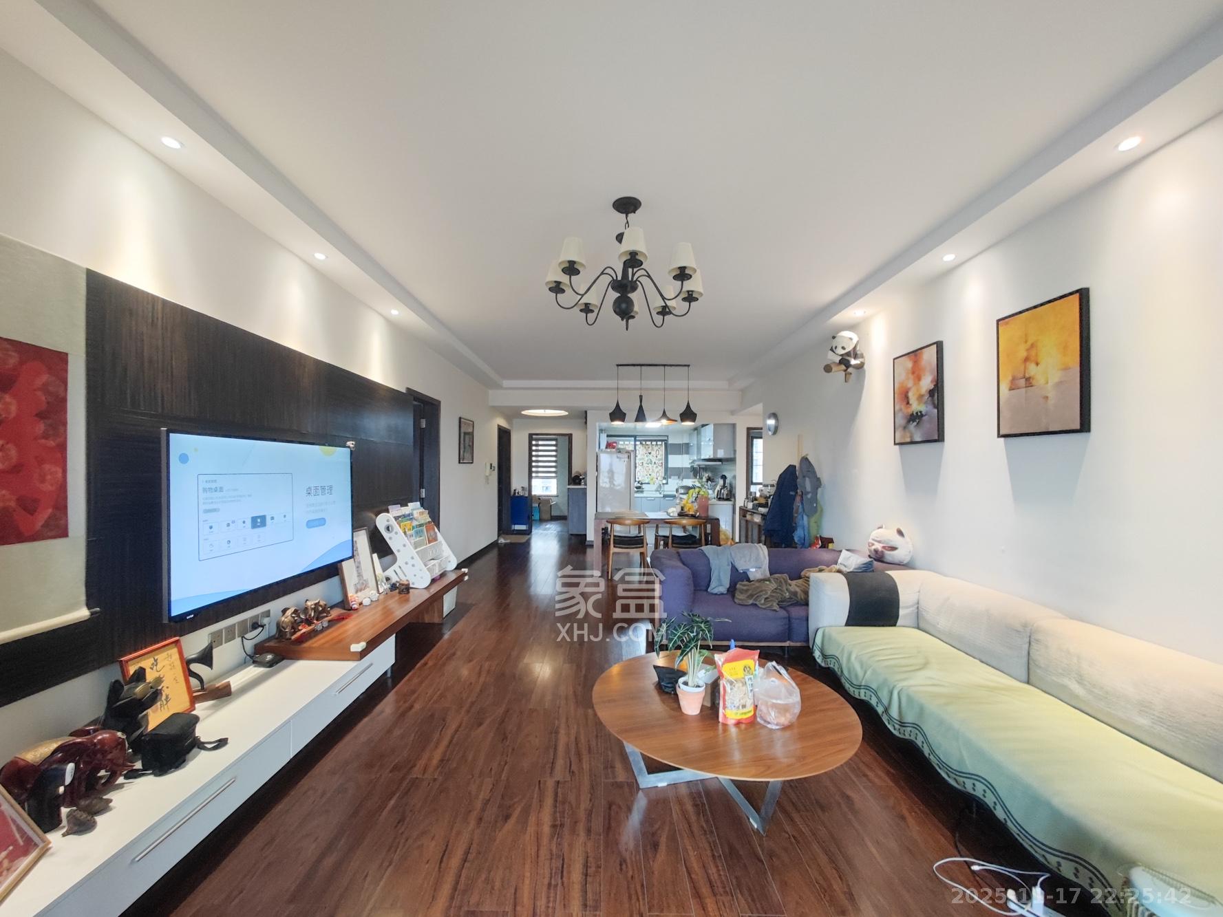 托斯卡纳洋房高层  4室2厅2卫    172.0万