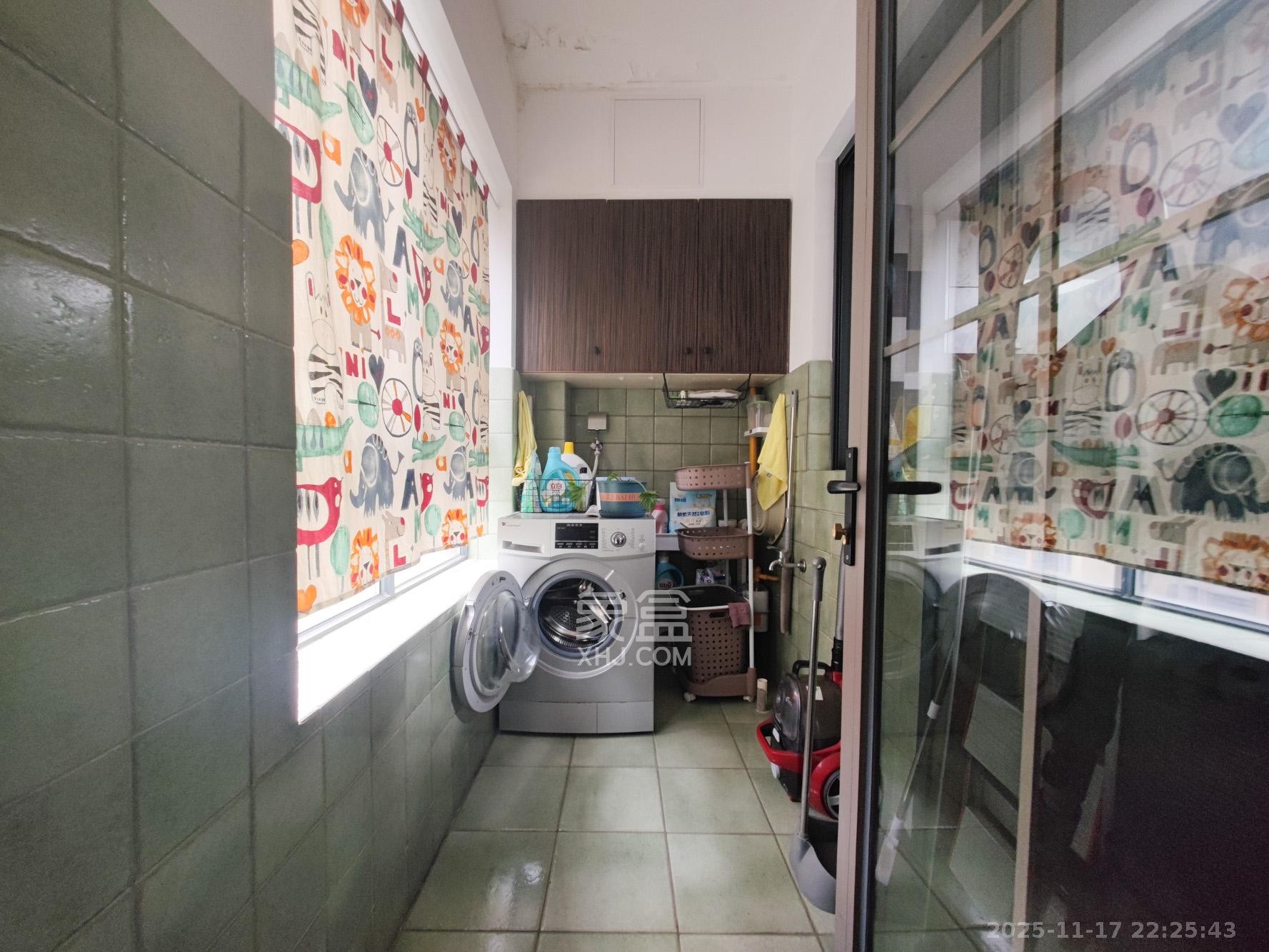 托斯卡纳洋房高层 4室2厅2卫 172.0万 托斯卡纳洋房高层 4室2厅2卫 172.0万阳台