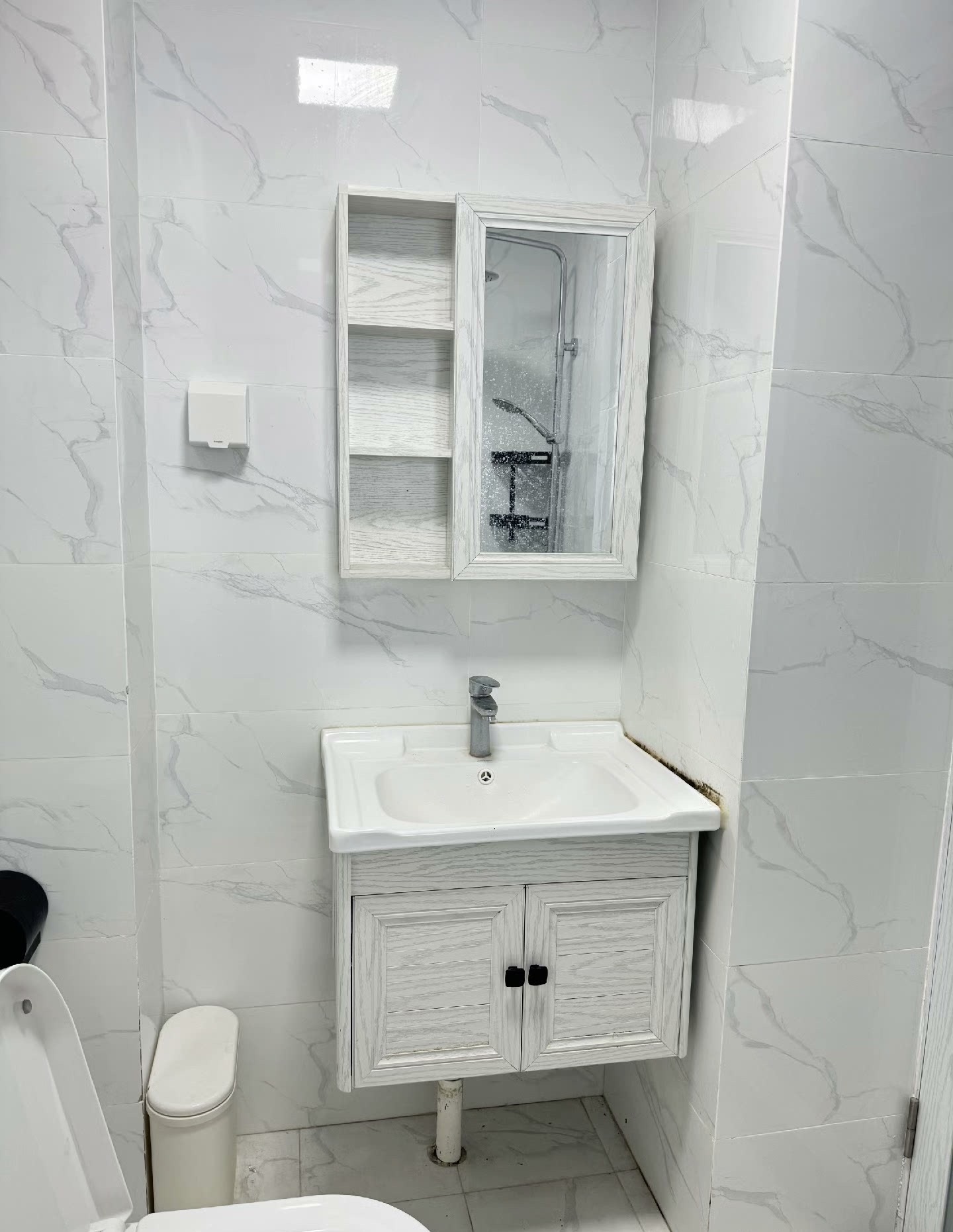 海湾花园  1室0厅1卫    2000.0元/月室内图