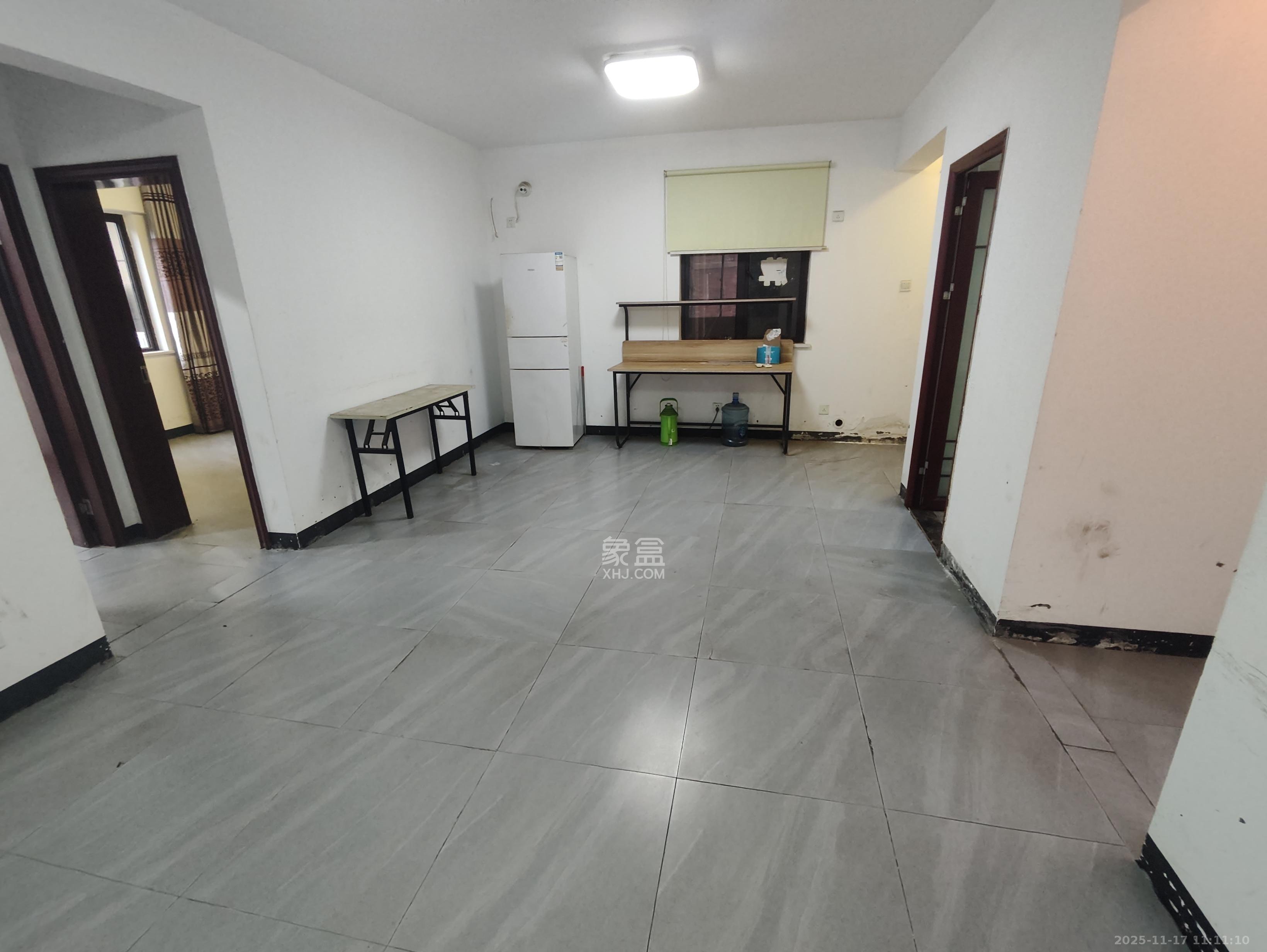 星湖湾一期高层 4室2厅2卫 2890.0元/月 星湖湾一期高层 4室2厅2卫 2890.0元/月室内图