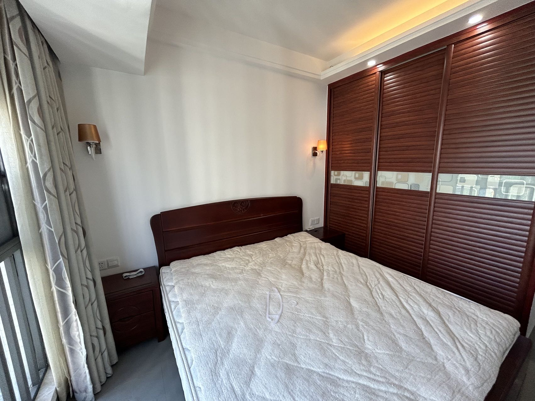 逸臣中央 1室0厅0卫 1400.0元/月 逸臣中央 1室0厅0卫 1400.0元/月室内图