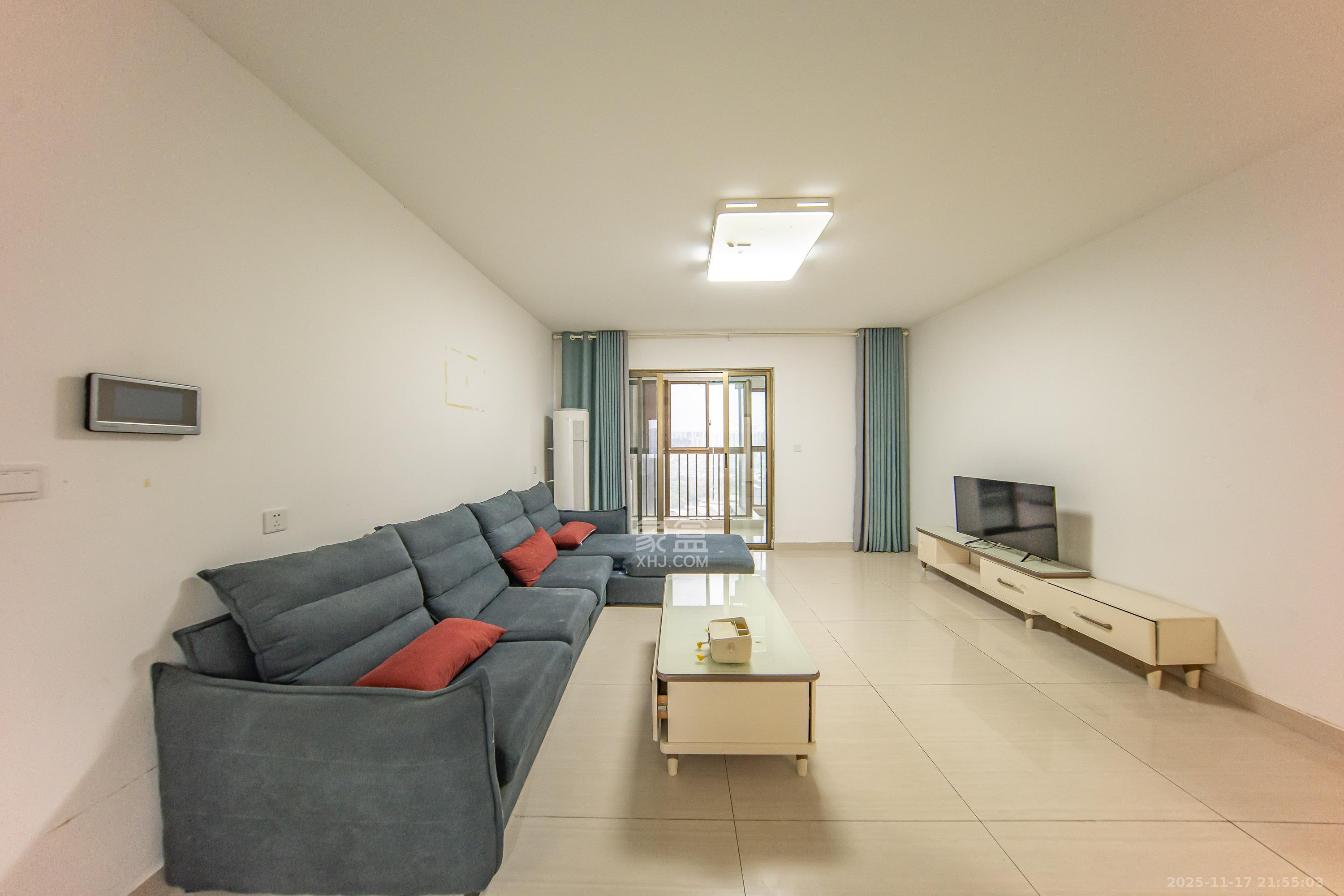 江山帝景雅典 4室2厅2卫 130.0万 江山帝景雅典 4室2厅2卫 130.0万客厅