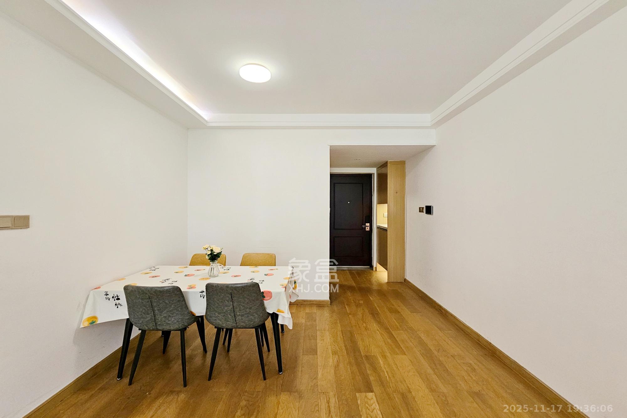 阳光城尚东湾青柠园 3室2厅1卫 80.0万 阳光城尚东湾青柠园 3室2厅1卫 80.0万客厅