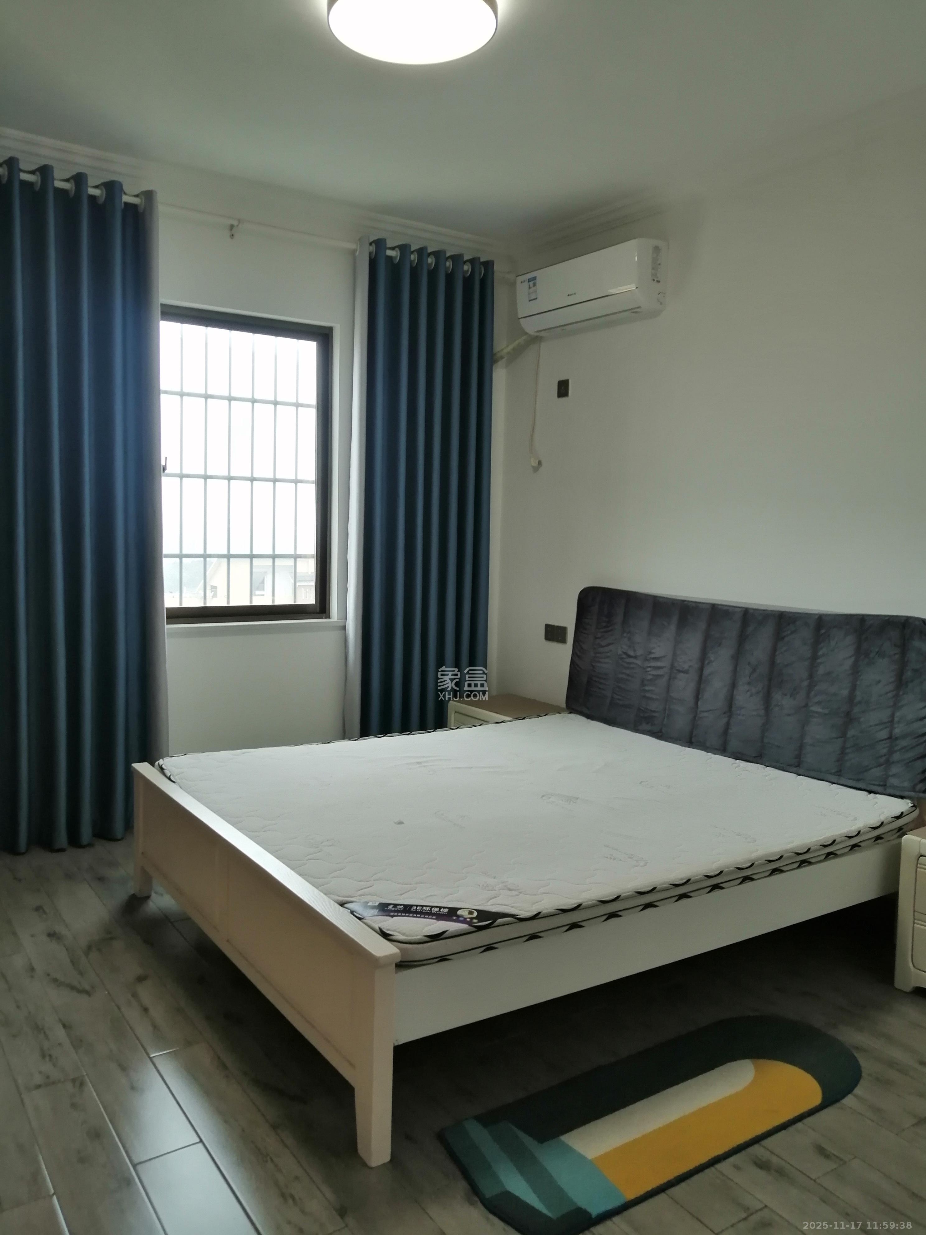 鄱阳佳郡  3室2厅2卫    2400.0元/月室内图