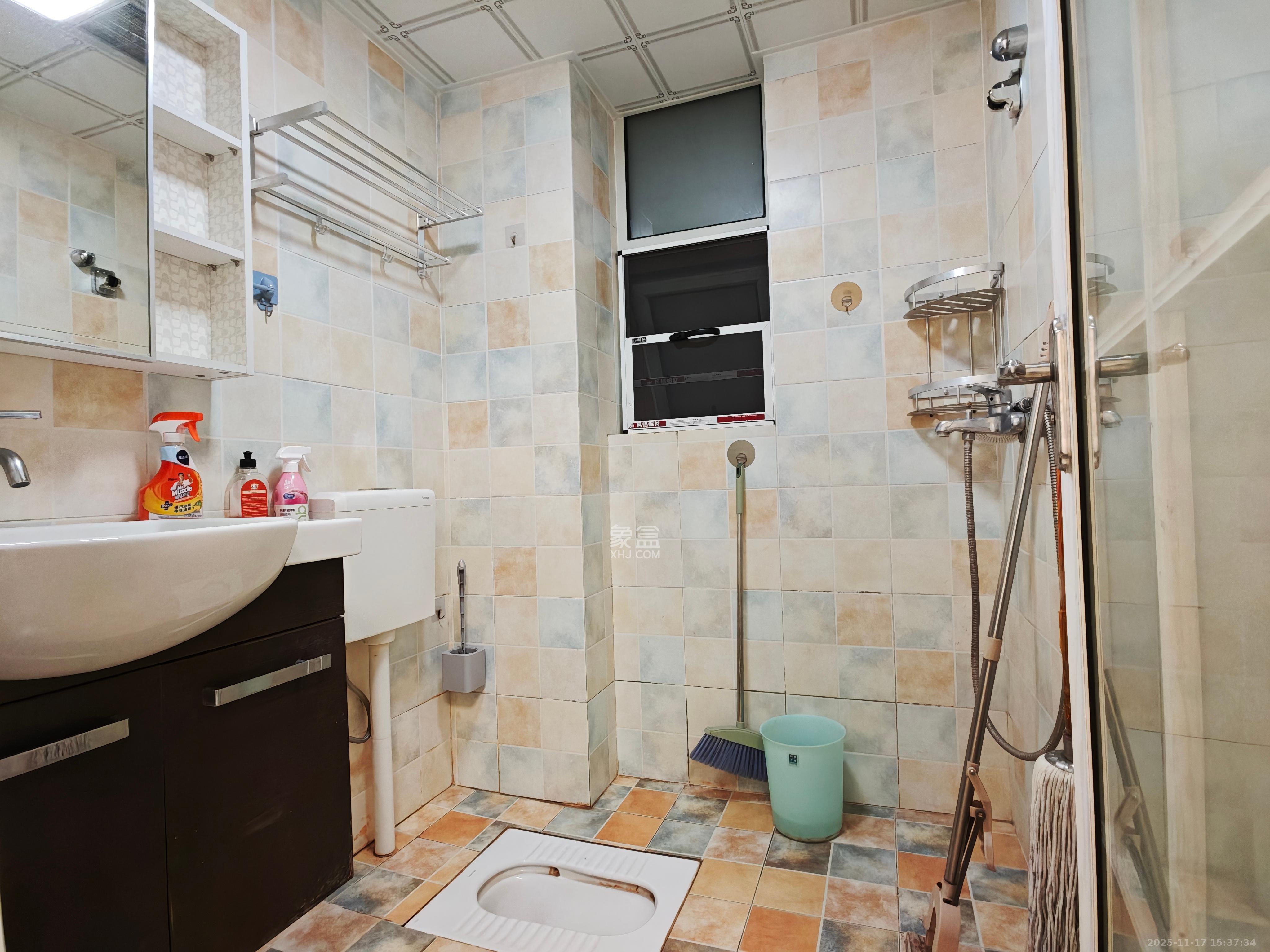 五矿万境水岸三期  2室1厅1卫    1800.0元/月室内图