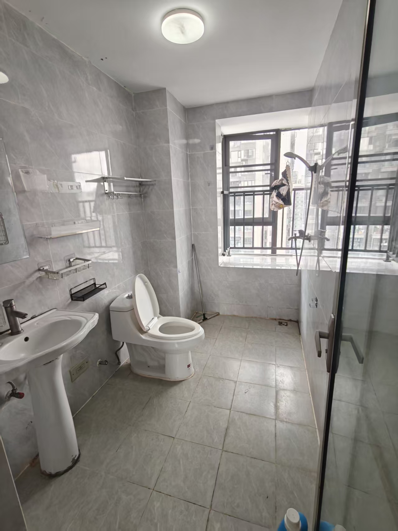 坡博家园四区 4室2厅2卫 3300.0元/月 坡博家园四区 4室2厅2卫 3300.0元/月室内图