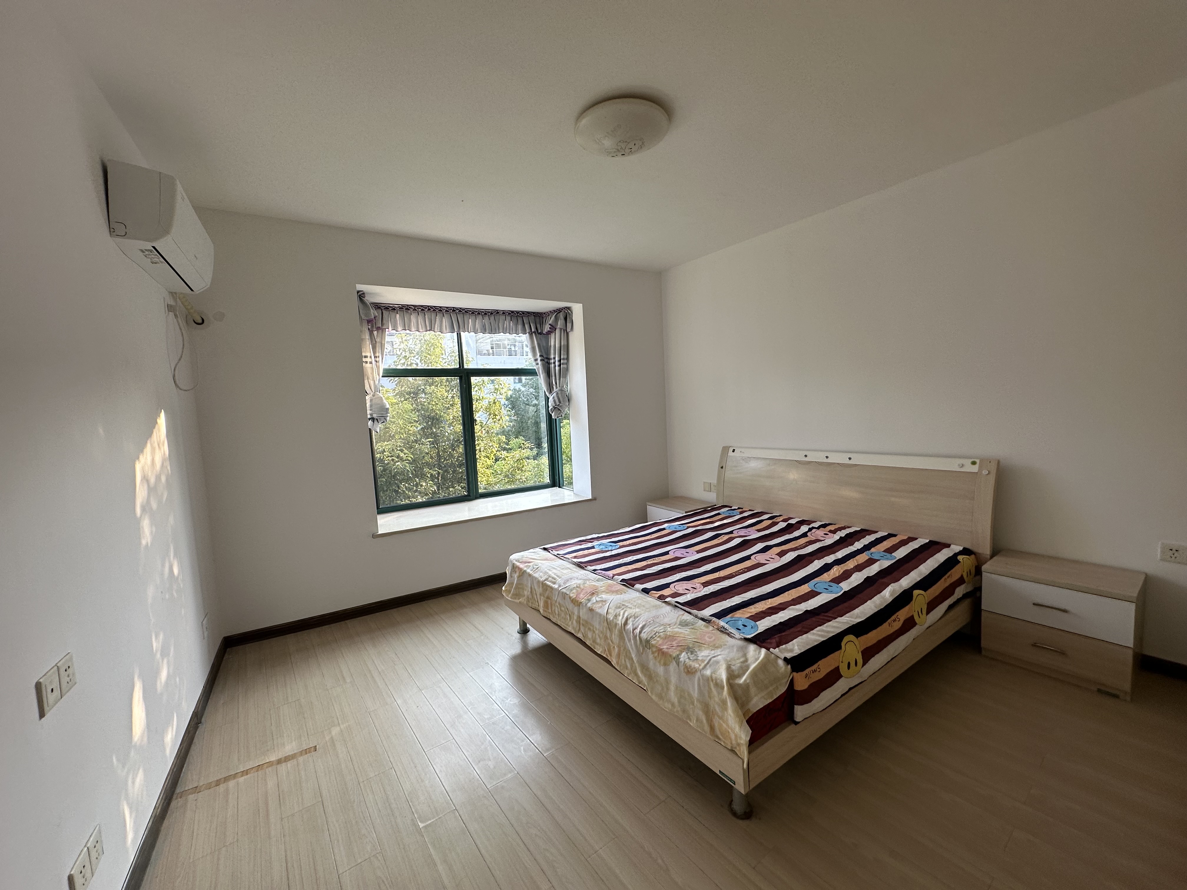 鼎泰逸景园  2室2厅1卫    1300.0元/月室内图