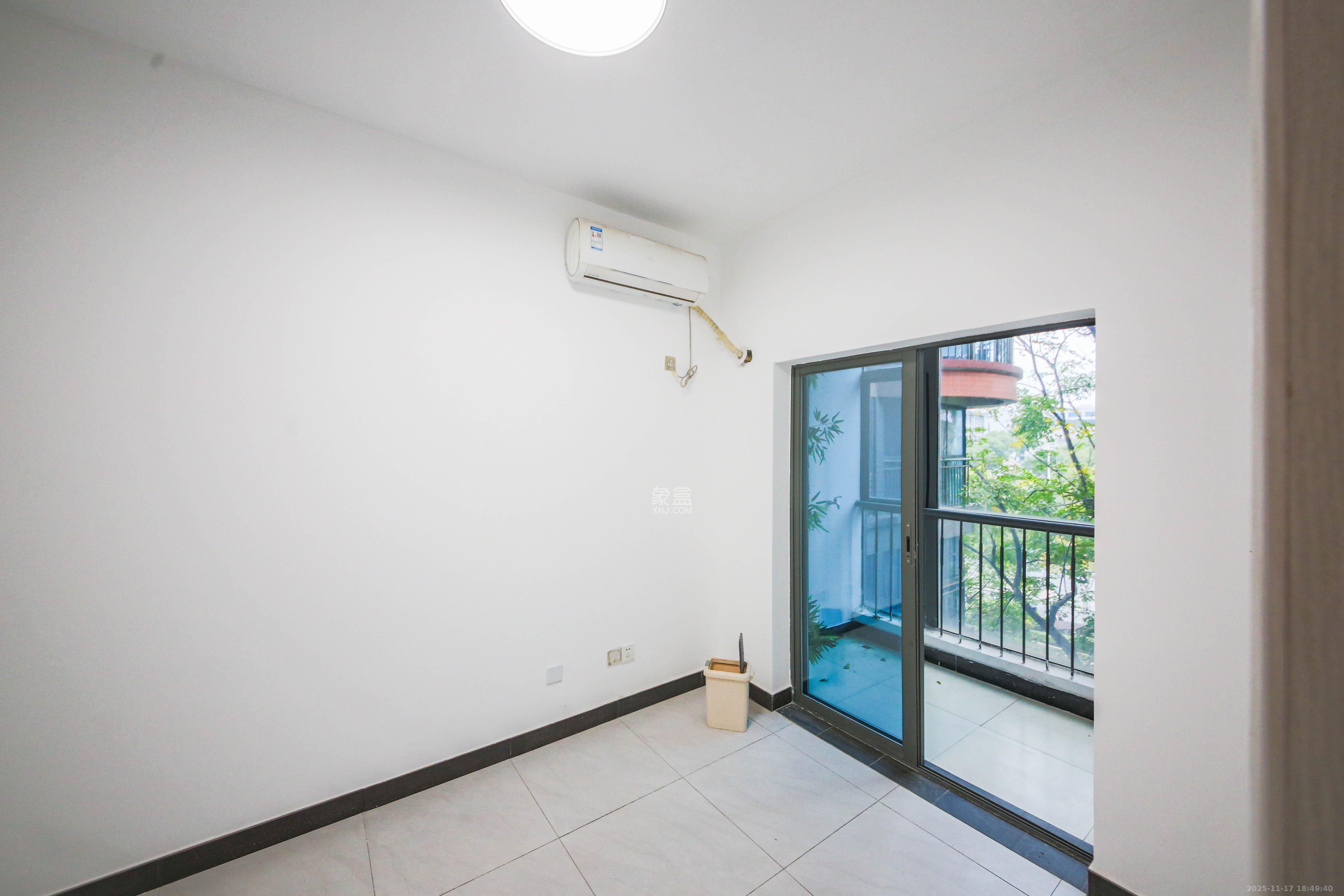 BOBO天下城(CTA财富中心) 3室2厅1卫 110.0万 BOBO天下城(CTA财富中心) 3室2厅1卫 110.0万卧室