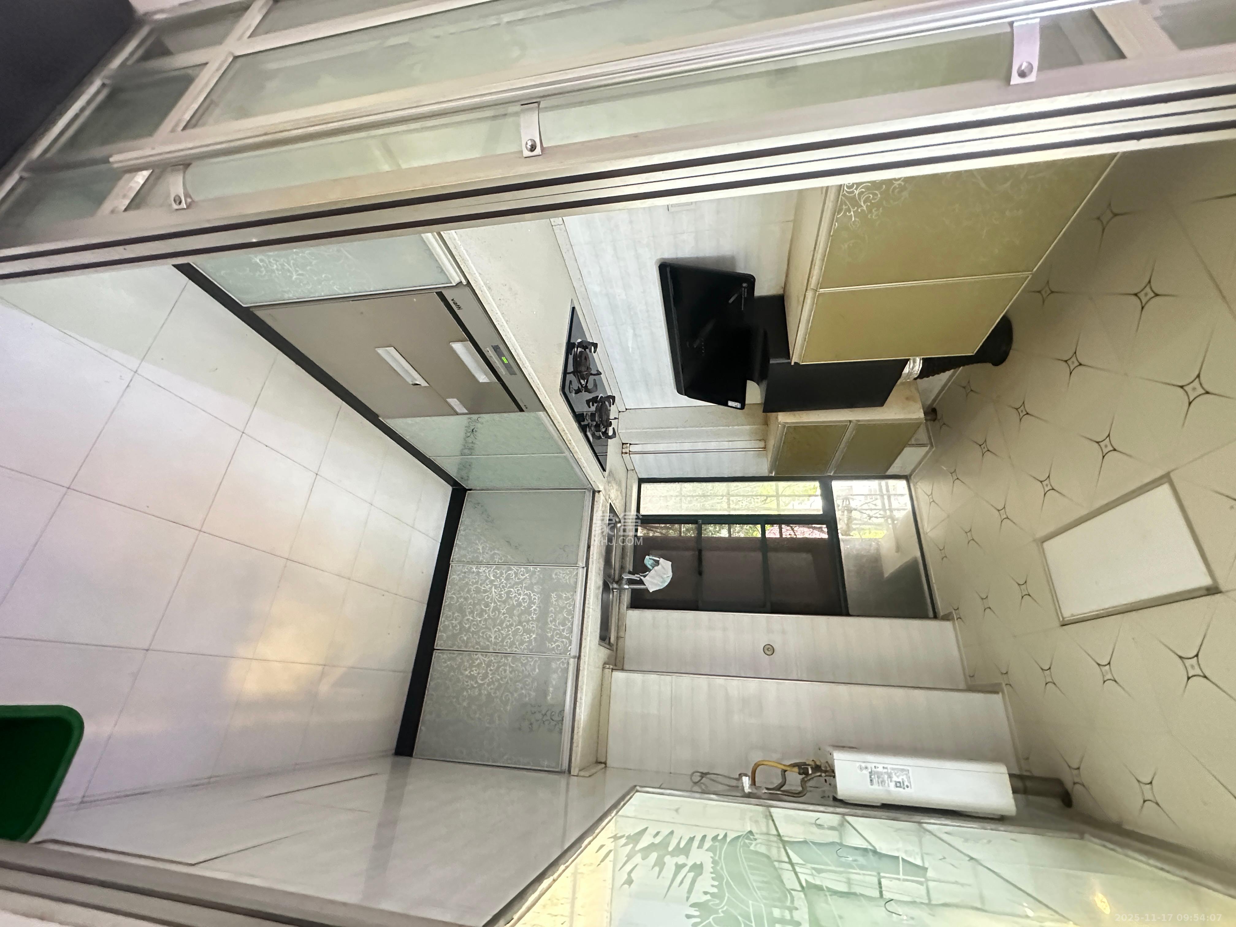 枫华府第 2室2厅1卫 1500.0元/月 枫华府第 2室2厅1卫 1500.0元/月室内图