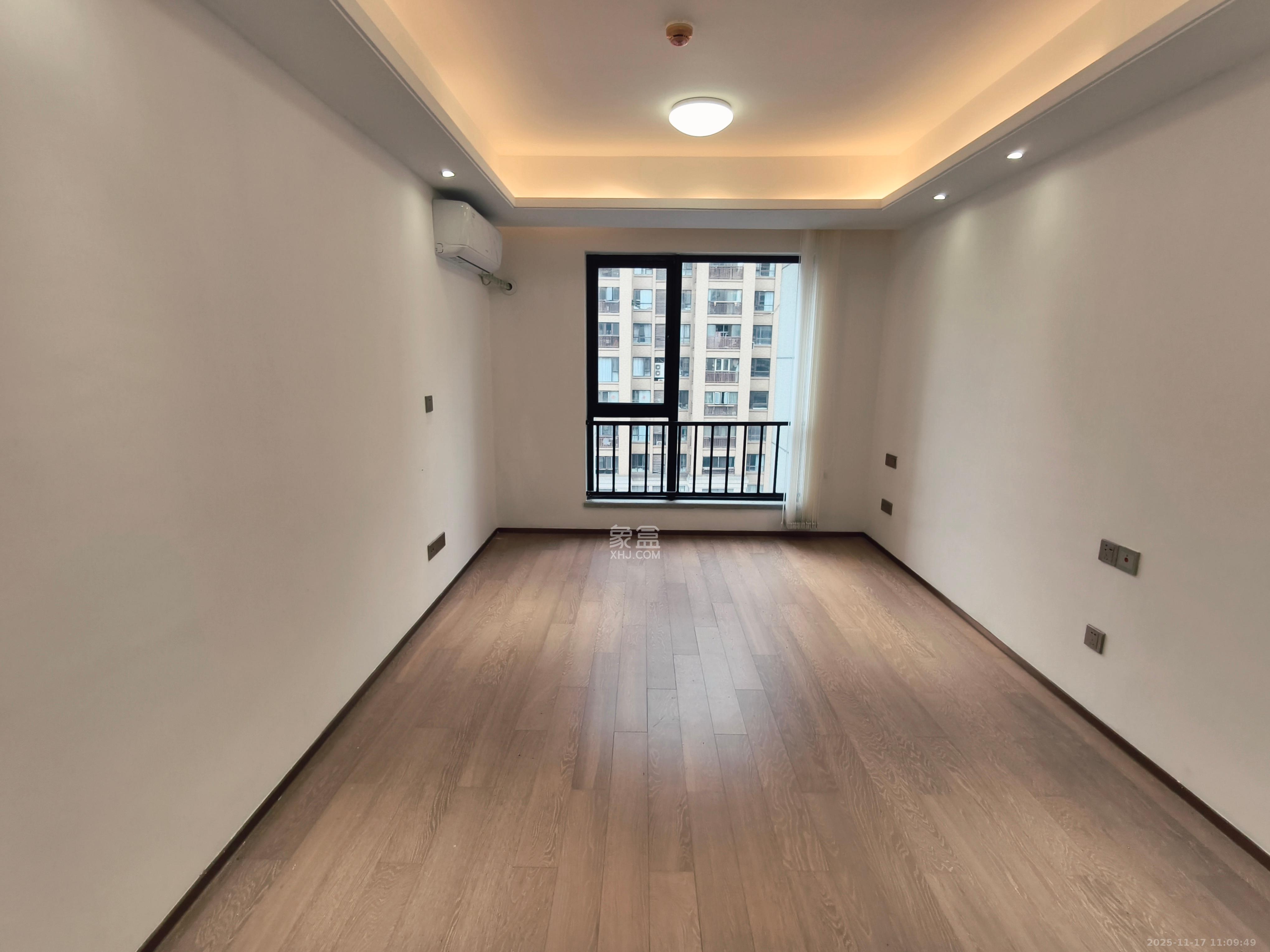 旭辉华宇南宸府  1室1厅1卫    1400.0元/月