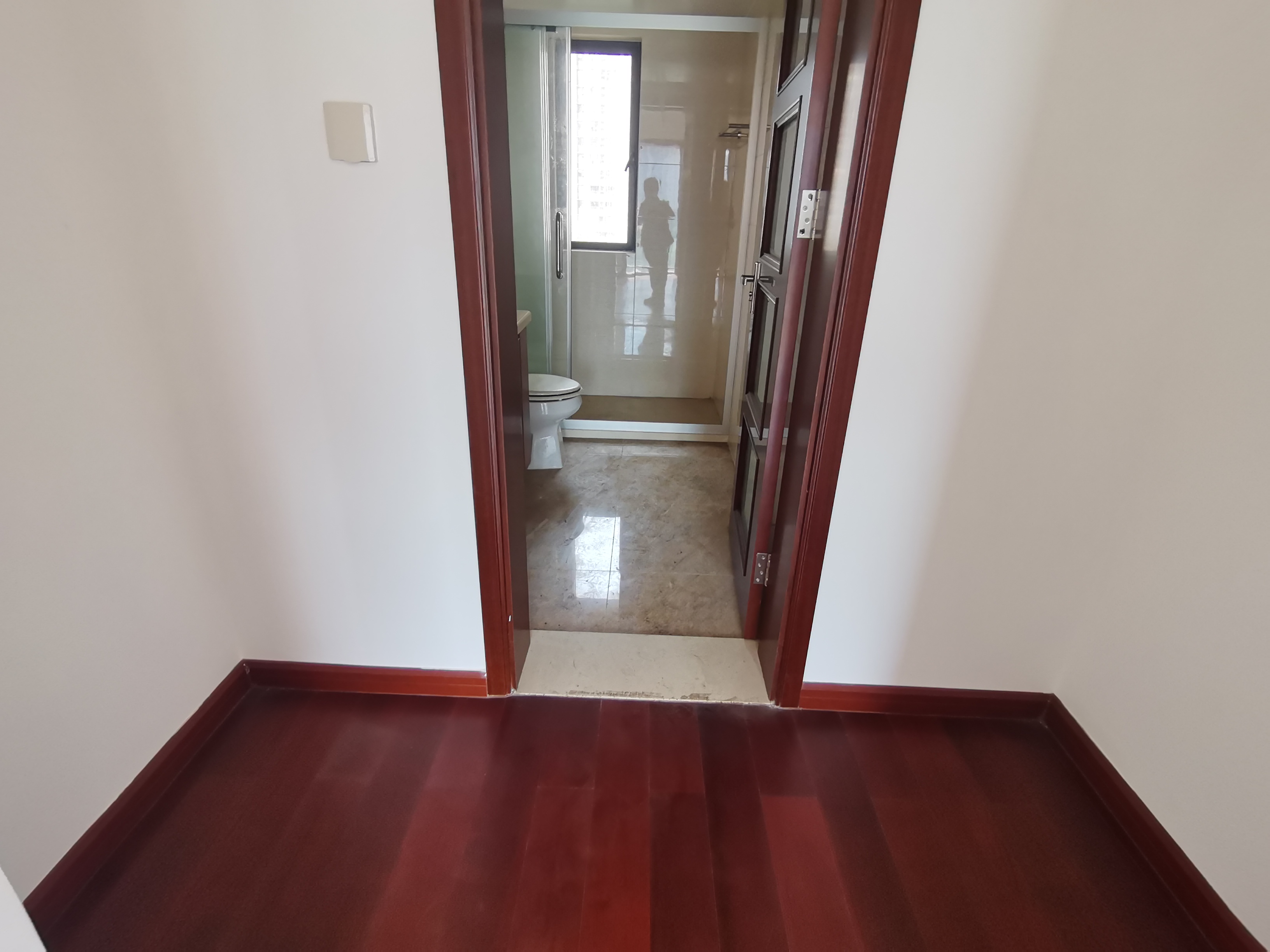 中海锦城 3室2厅2卫 196.0万 中海锦城 3室2厅2卫 196.0万客厅