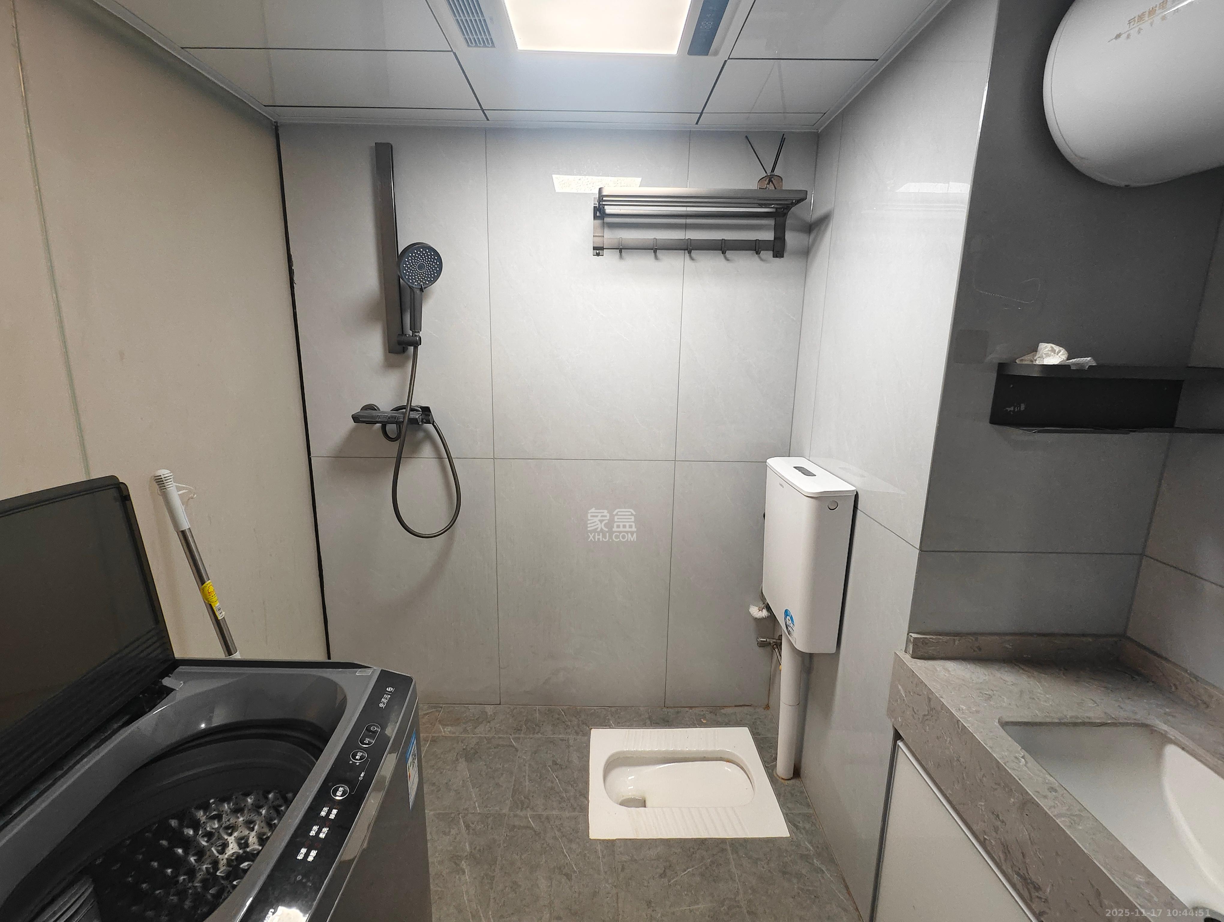 新国际(森和大厦) 1室1厅1卫 2300.0元/月 新国际(森和大厦) 1室1厅1卫 2300.0元/月室内图