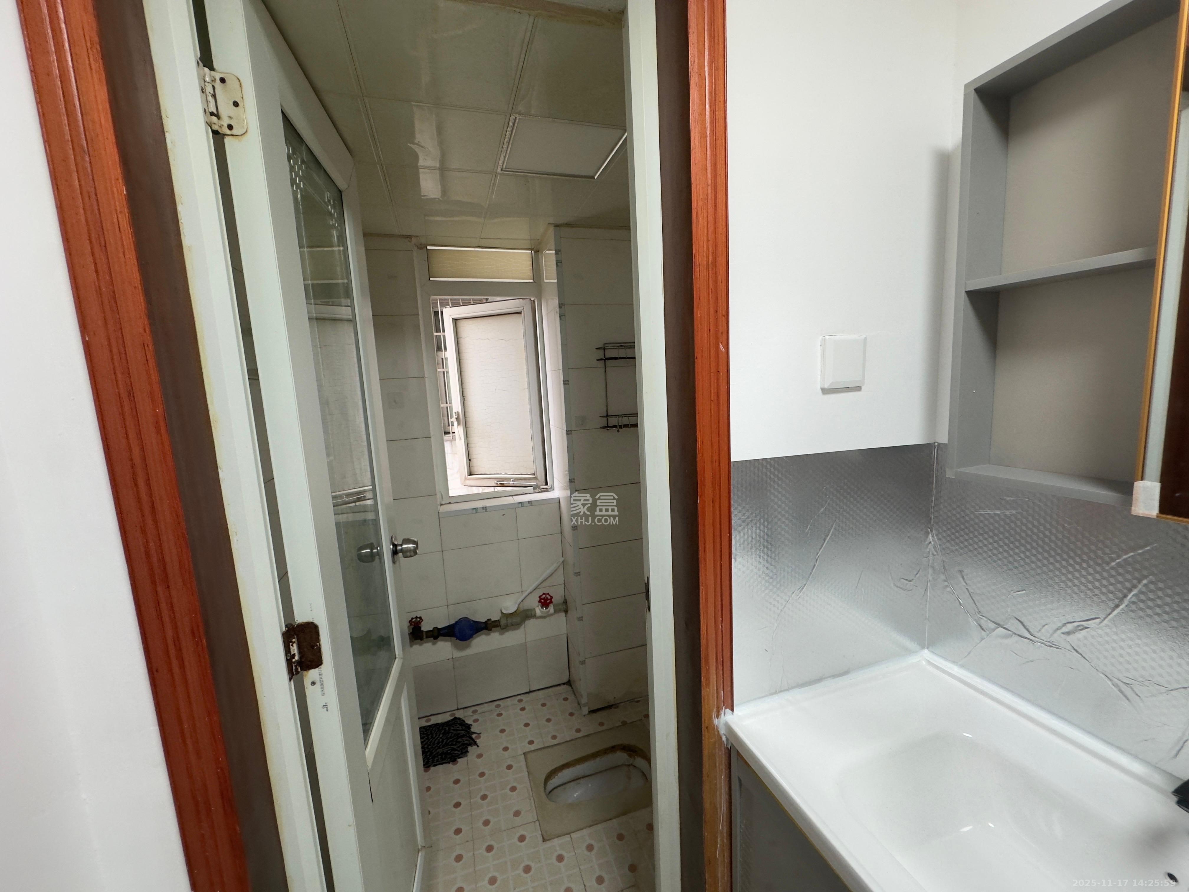 雨花大厦（云海大厦）  1室1厅3卫    1600.0元/月室内图