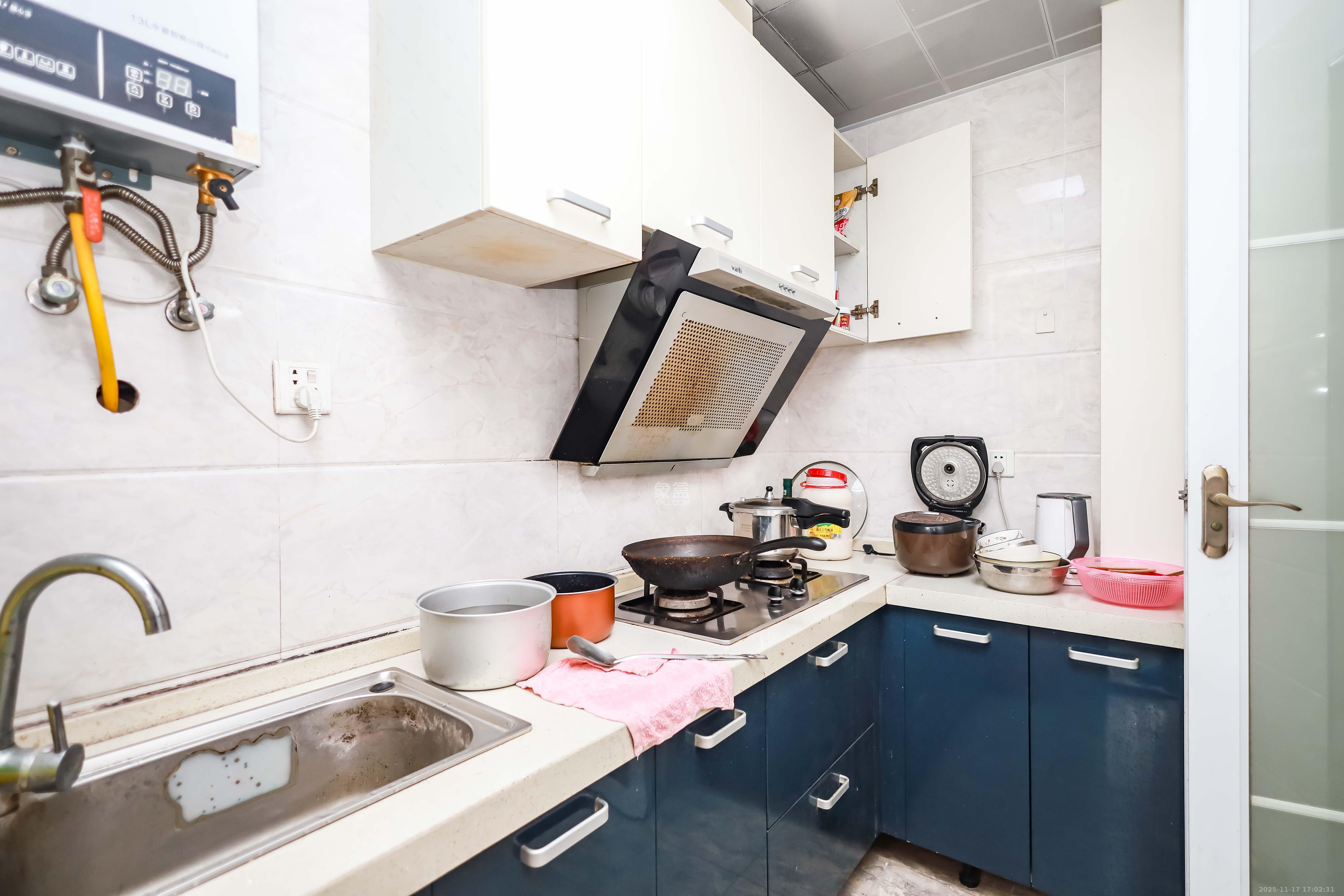 卓越蔚蓝海岸三期 3室2厅1卫 78.0万 卓越蔚蓝海岸三期 3室2厅1卫 78.0万厨房