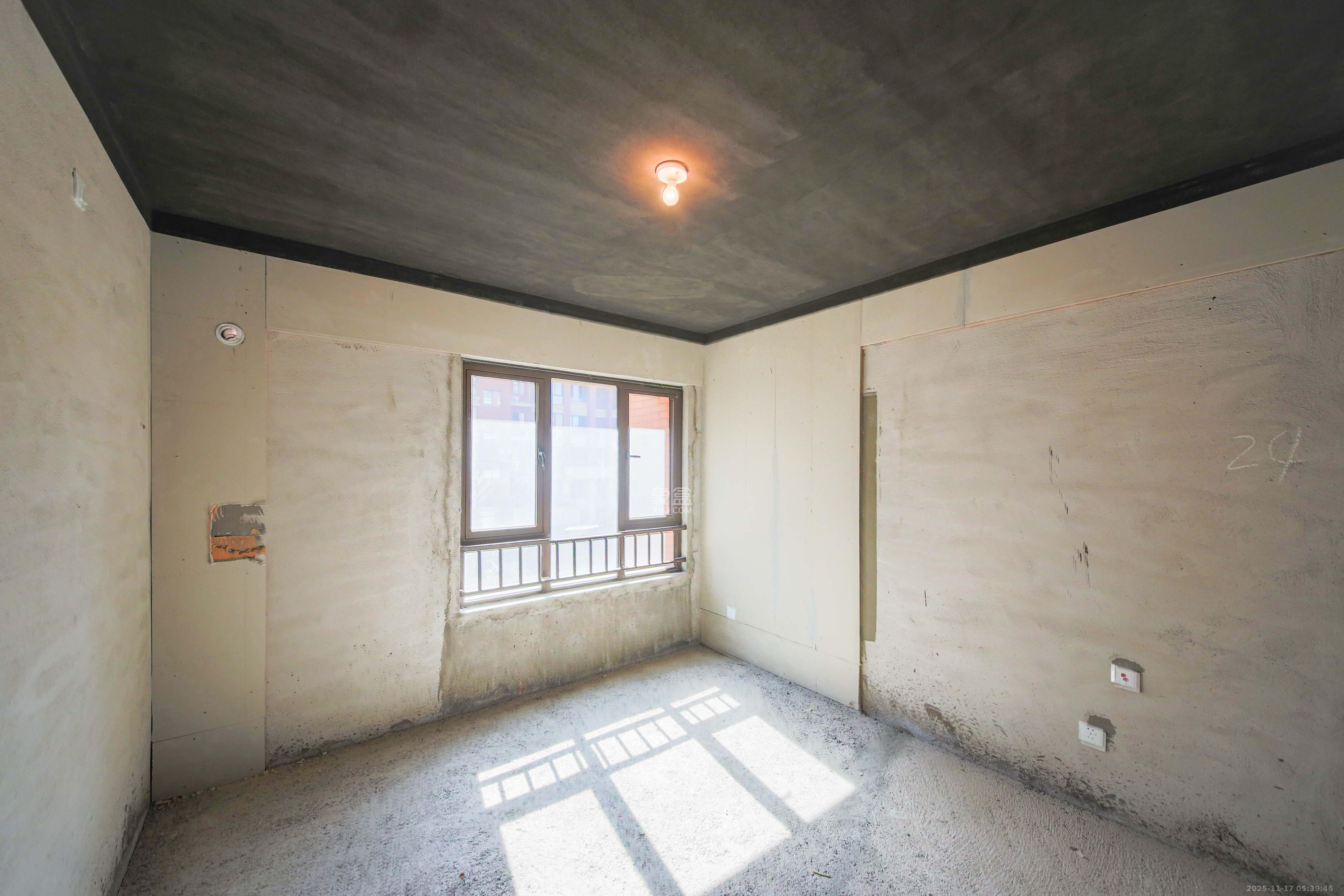 香缇雅苑(鑫远翡丽郡二期) 3室2厅1卫 118.0万 香缇雅苑(鑫远翡丽郡二期) 3室2厅1卫 118.0万卧室