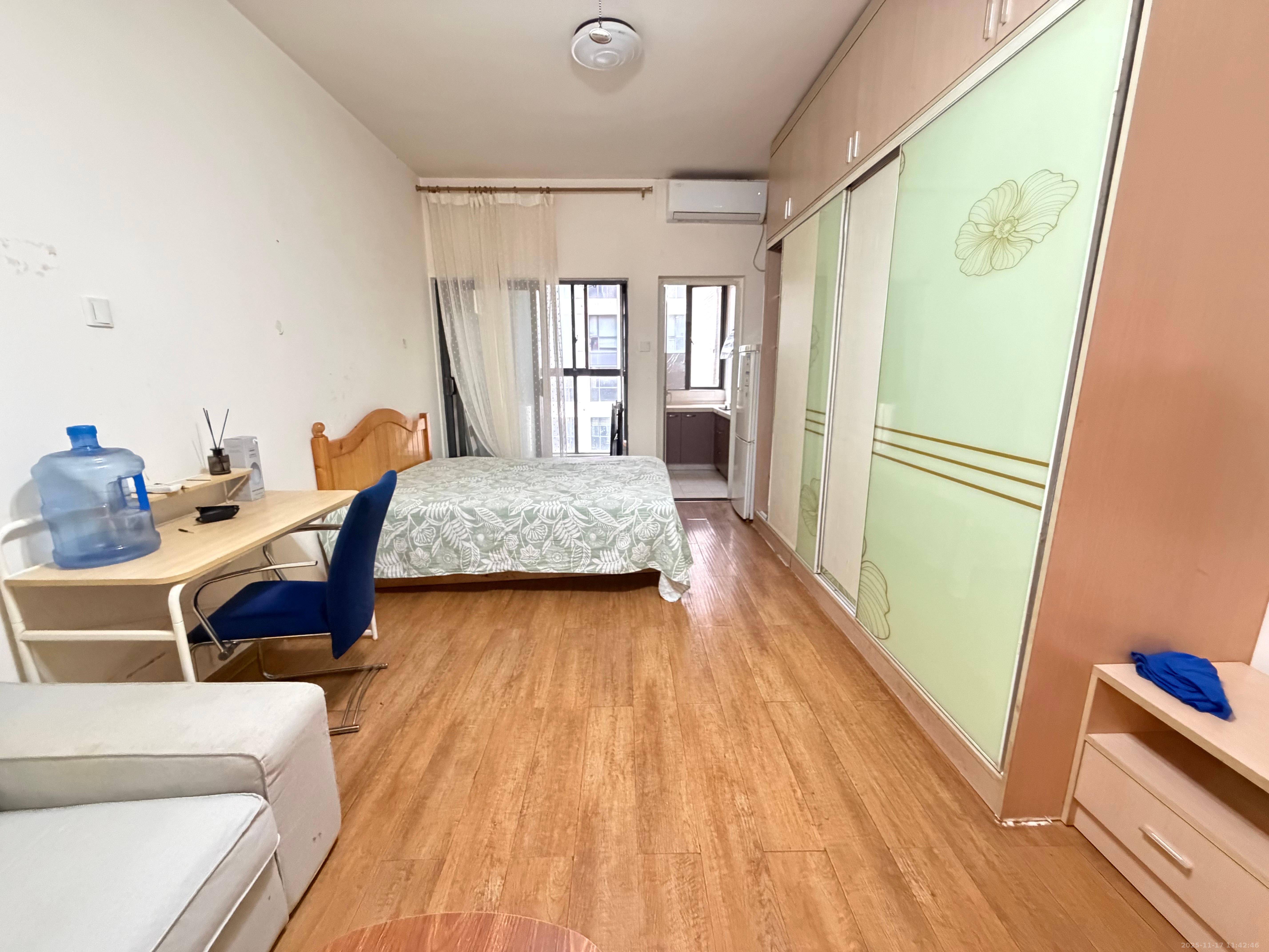 中城丽景香山园  1室1厅1卫    1500.0元/月室内图