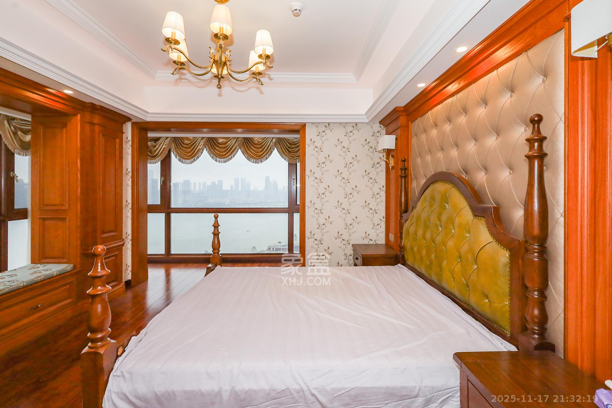 南山雍江汇(滨江国际新城) 4室2厅2卫 358.0万 南山雍江汇(滨江国际新城) 4室2厅2卫 358.0万卧室