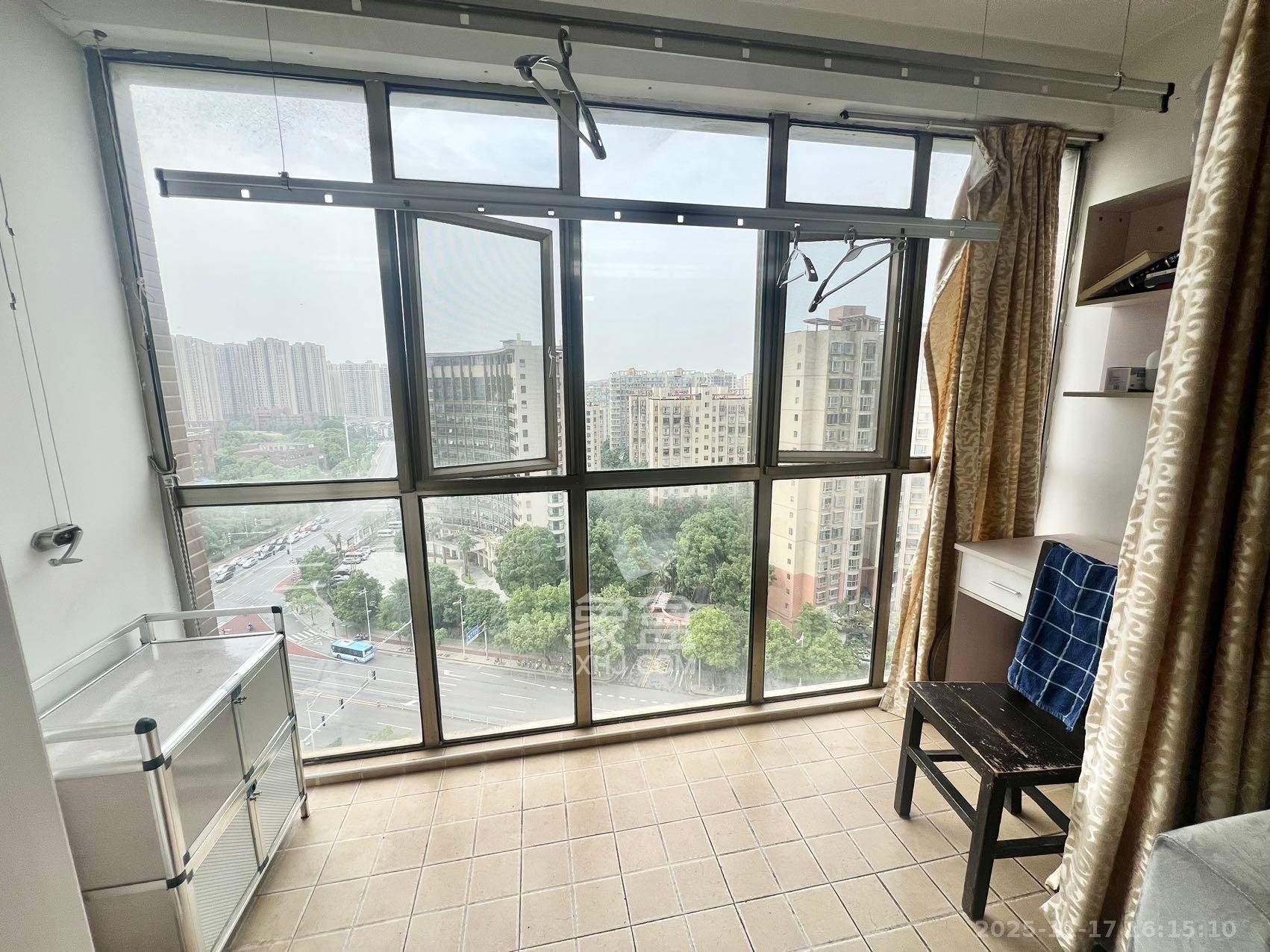 富兴嘉城(富兴汇中央) 2室2厅1卫 2100.0元/月 富兴嘉城(富兴汇中央) 2室2厅1卫 2100.0元/月室内图