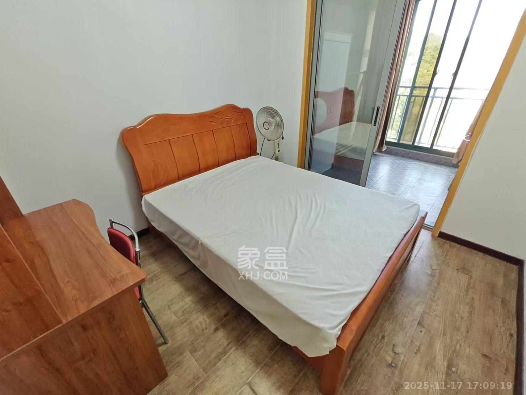 共和世家  1室2厅1卫    2600.0元/月室内图