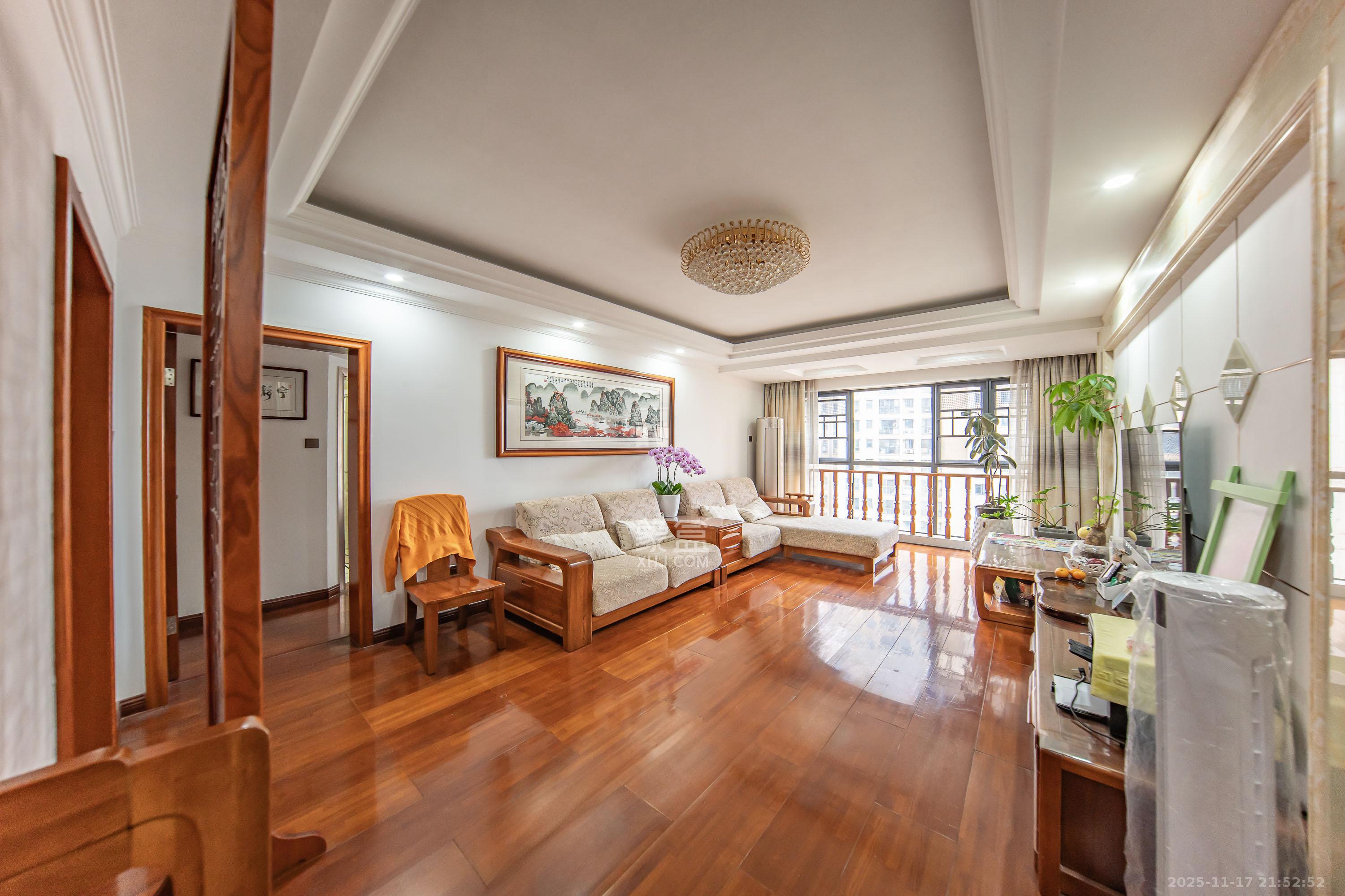 湘熙水郡（观澜海赋家园）  3室2厅2卫    129.0万客厅