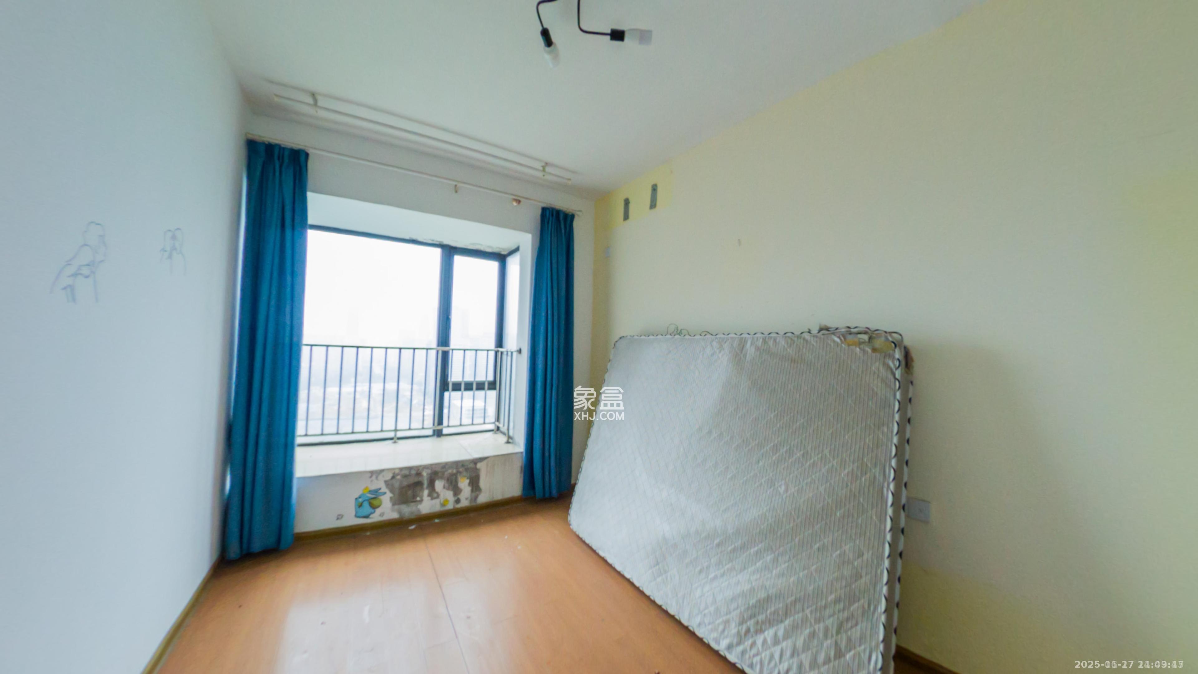 京武浪琴山一、二期 4室2厅2卫 4000.0元/月 京武浪琴山一、二期 4室2厅2卫 4000.0元/月室内图