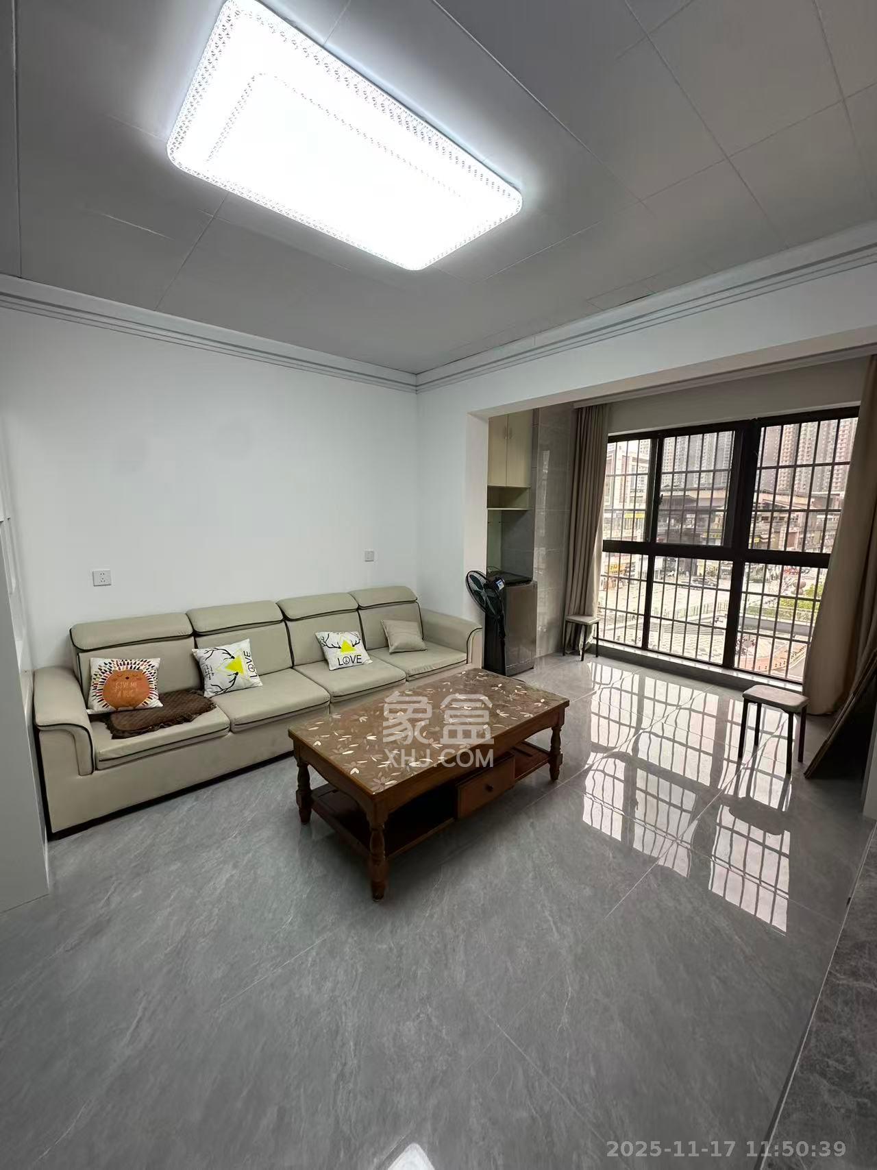 国泰九龙湾  3室2厅1卫    2000.0元/月室内图