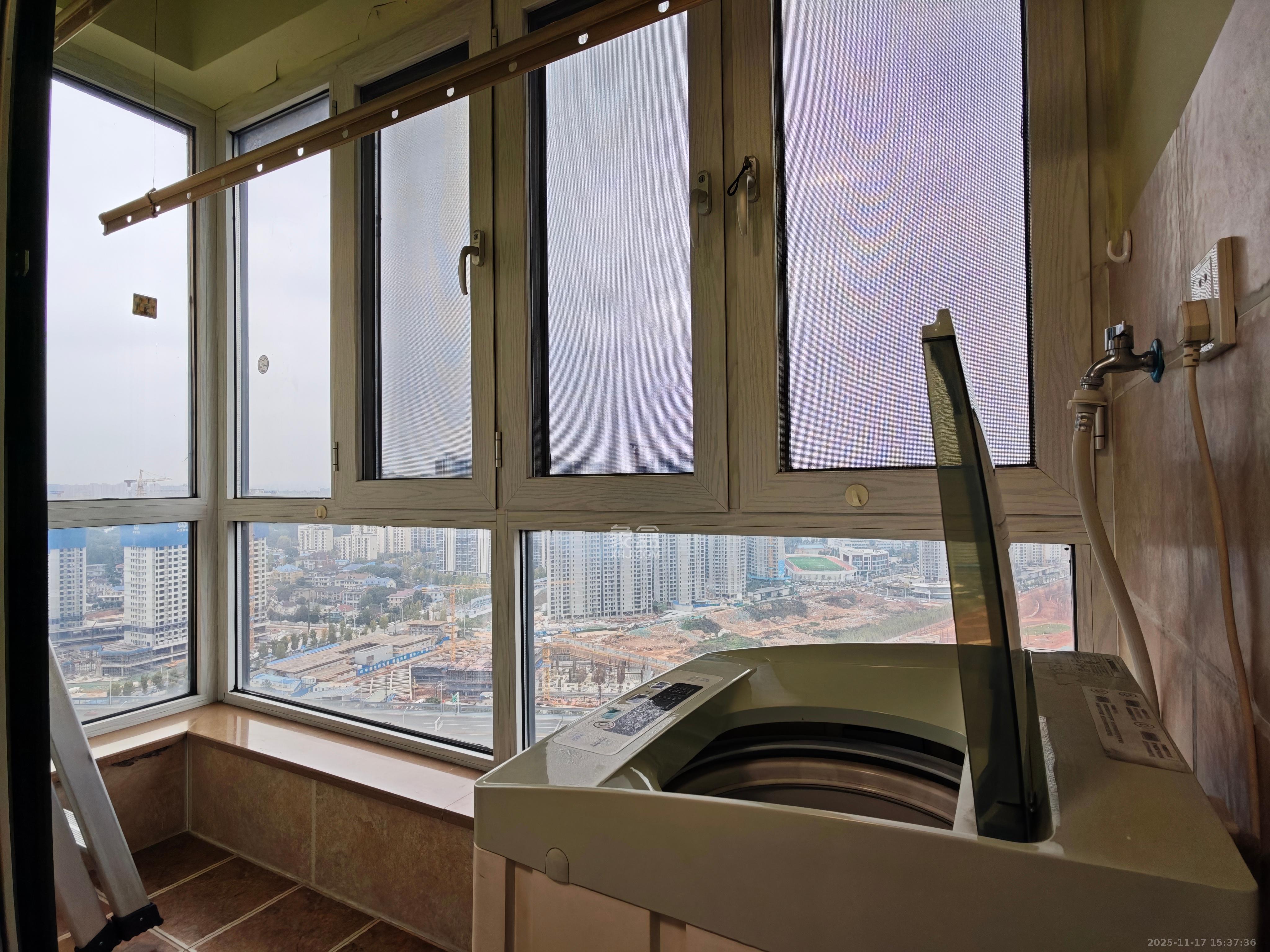 五矿万境水岸三期  2室1厅1卫    1800.0元/月室内图