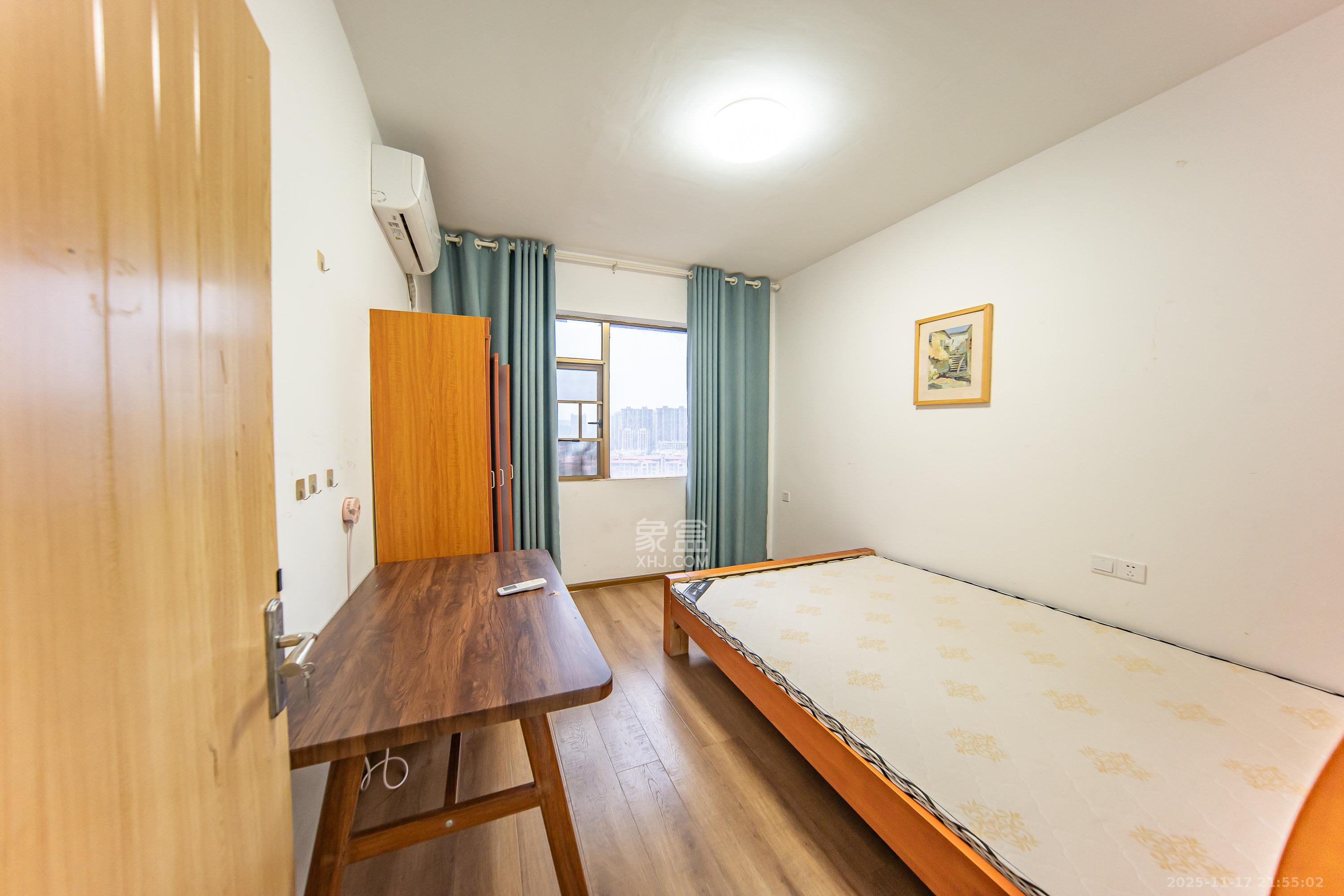 江山帝景雅典 4室2厅2卫 130.0万 江山帝景雅典 4室2厅2卫 130.0万卧室