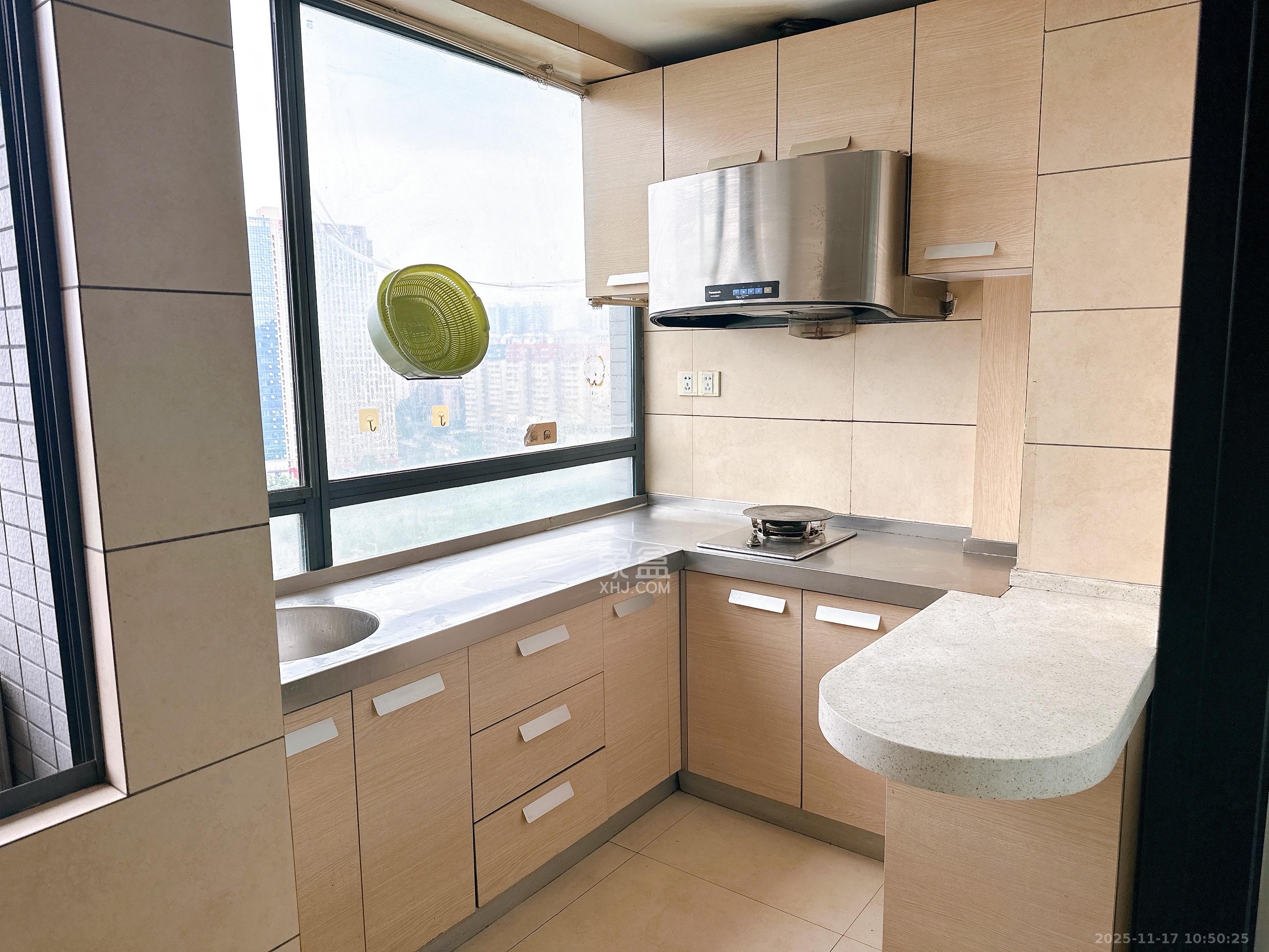 亚商国际 1室1厅1卫 1500.0元/月 亚商国际 1室1厅1卫 1500.0元/月室内图