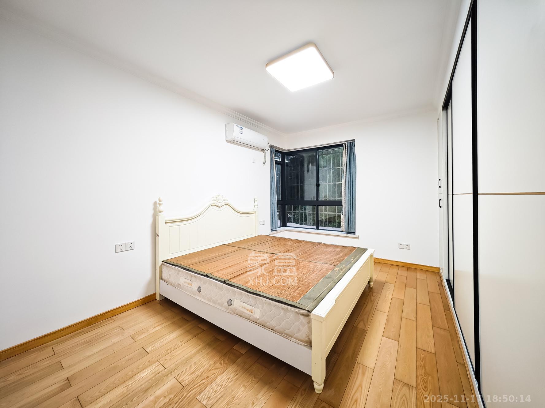 山语城一期  1室2厅2卫    86.8万卧室