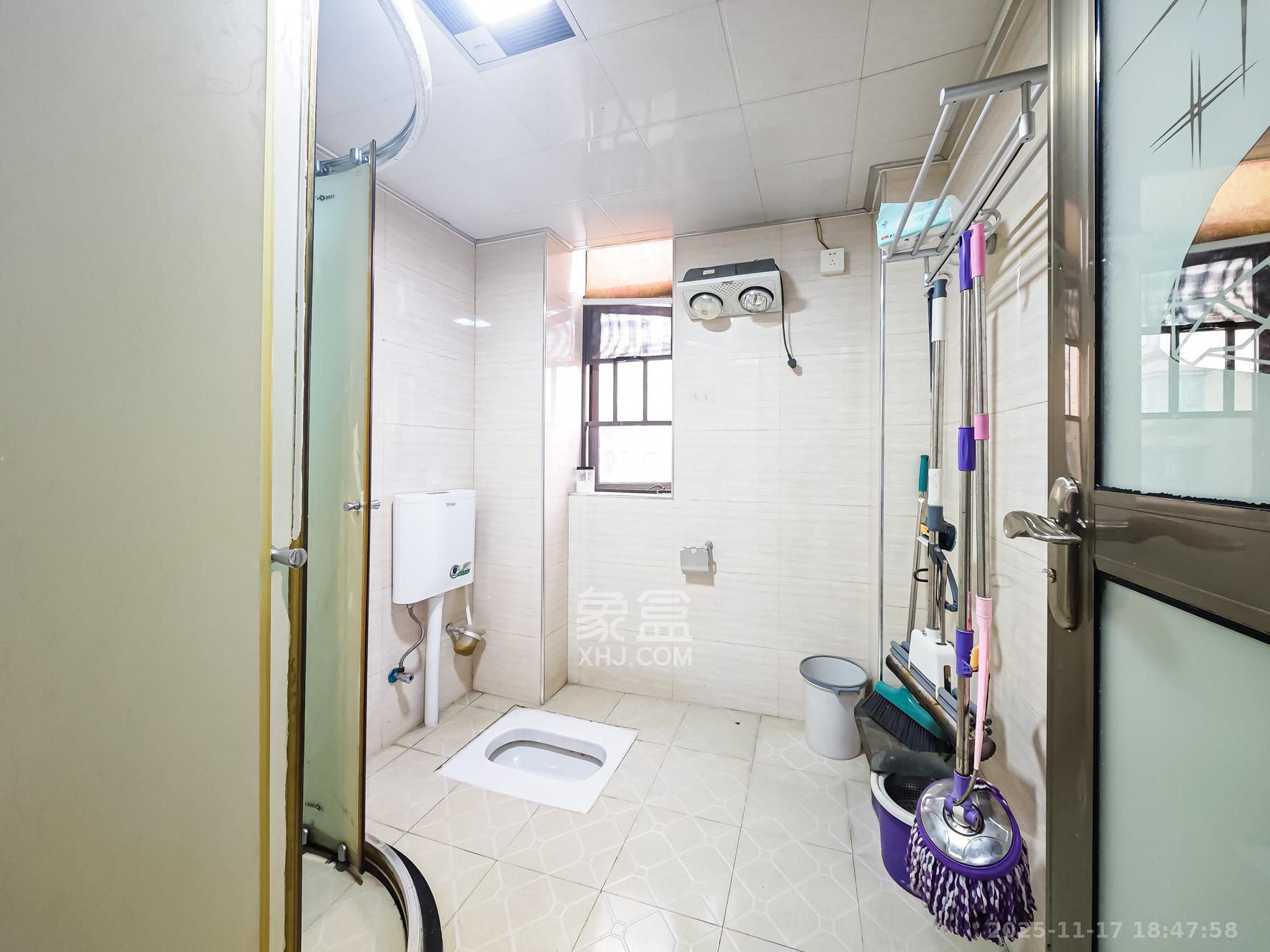 山语城二期  3室2厅1卫    62.8万卫生间