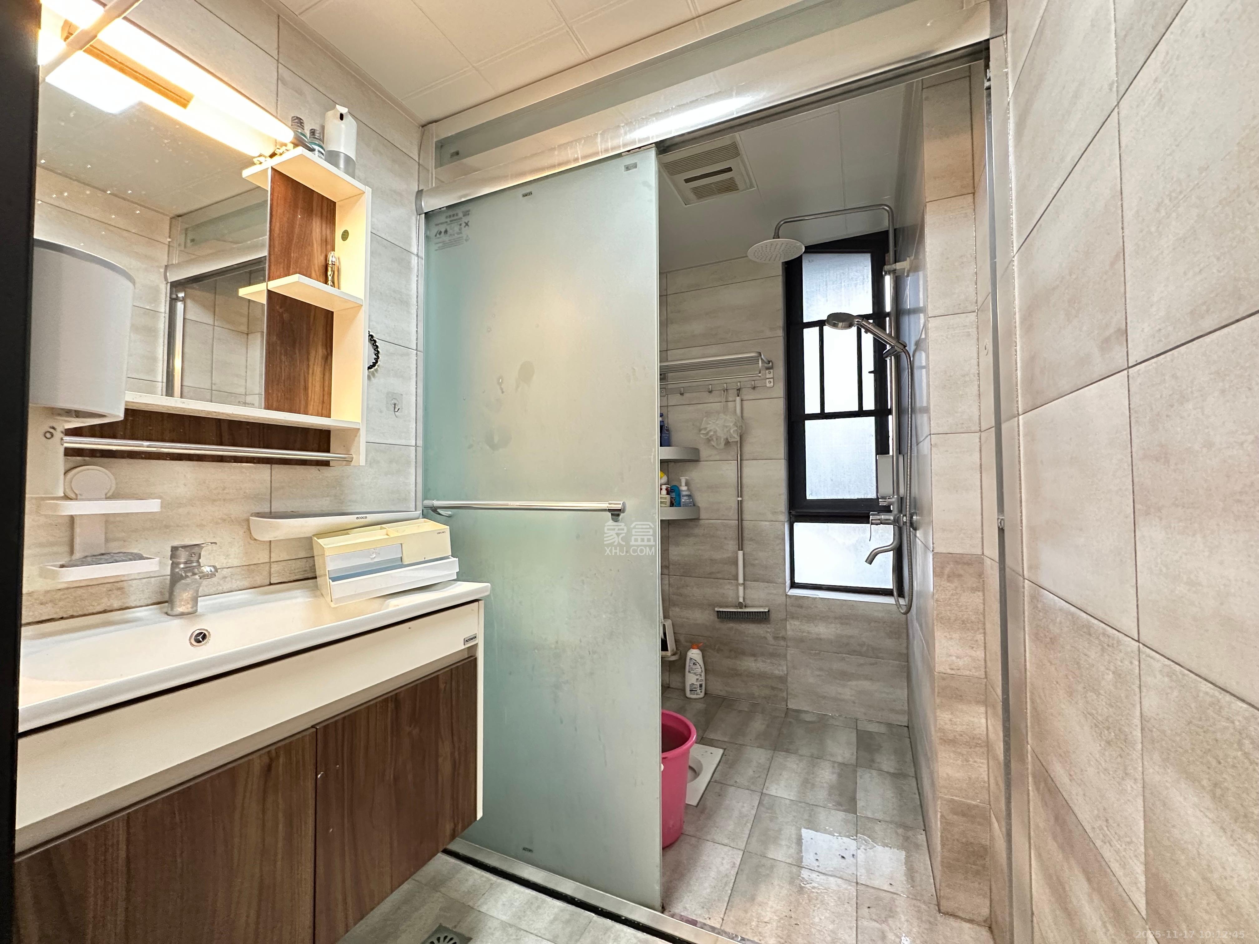 保利麓谷林语E区  3室2厅1卫    2300.0元/月室内图