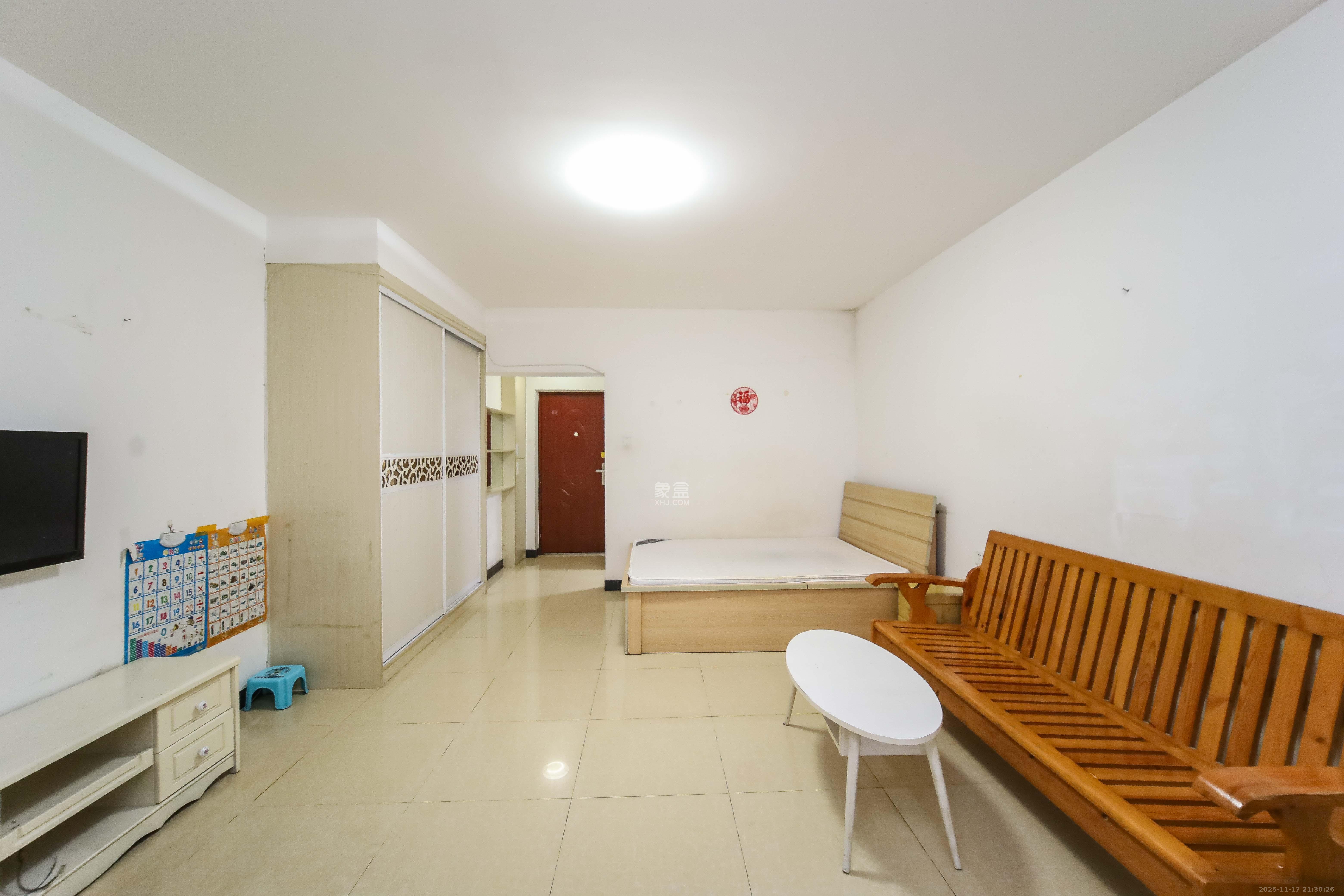 先锋东外滩  1室1厅1卫    26.8万客厅