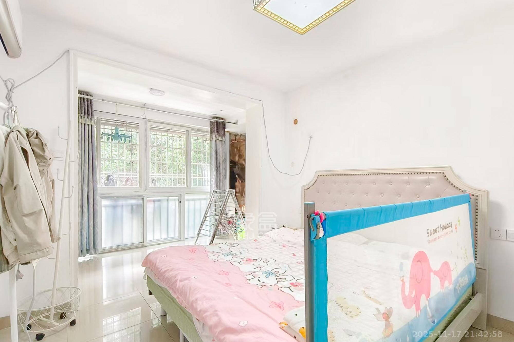 新诚小区 2室1厅1卫 40.0万 新诚小区 2室1厅1卫 40.0万卧室