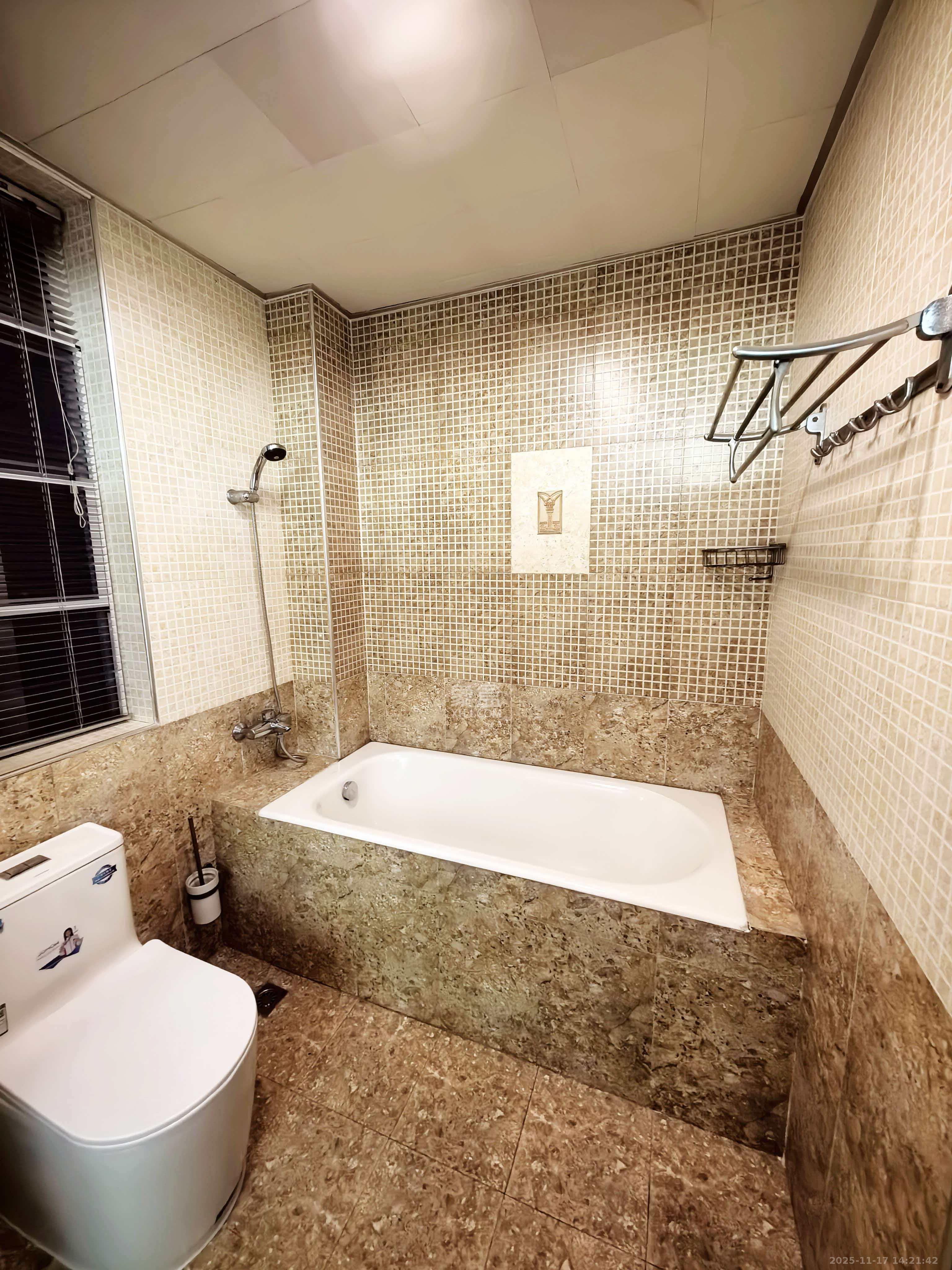 山语城一期  3室2厅2卫    3600.0元/月室内图