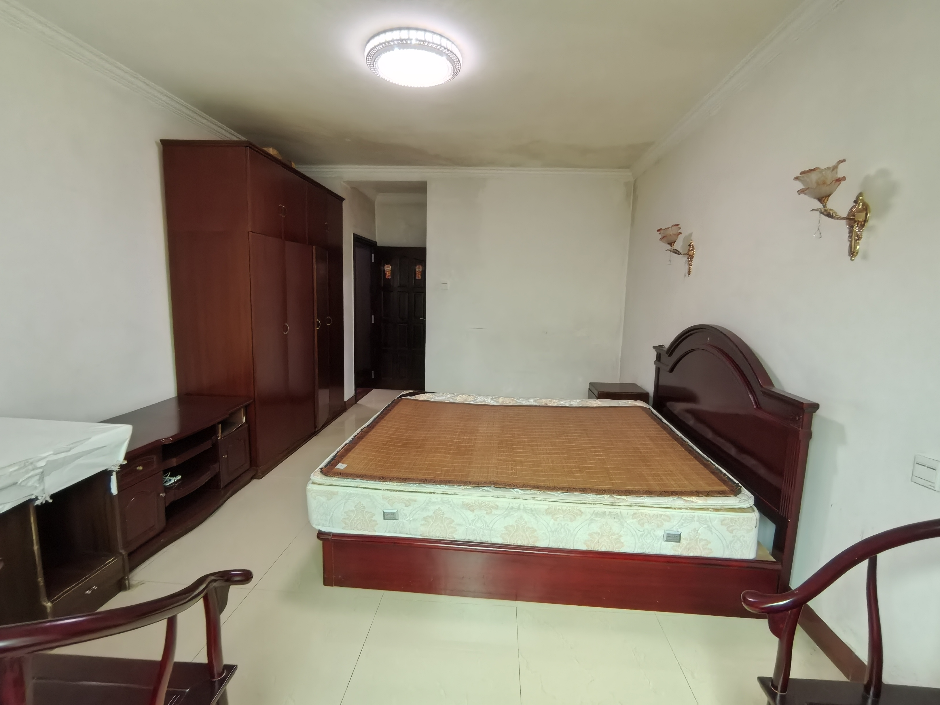 绿色佳园  3室2厅2卫    2300.0元/月室内图