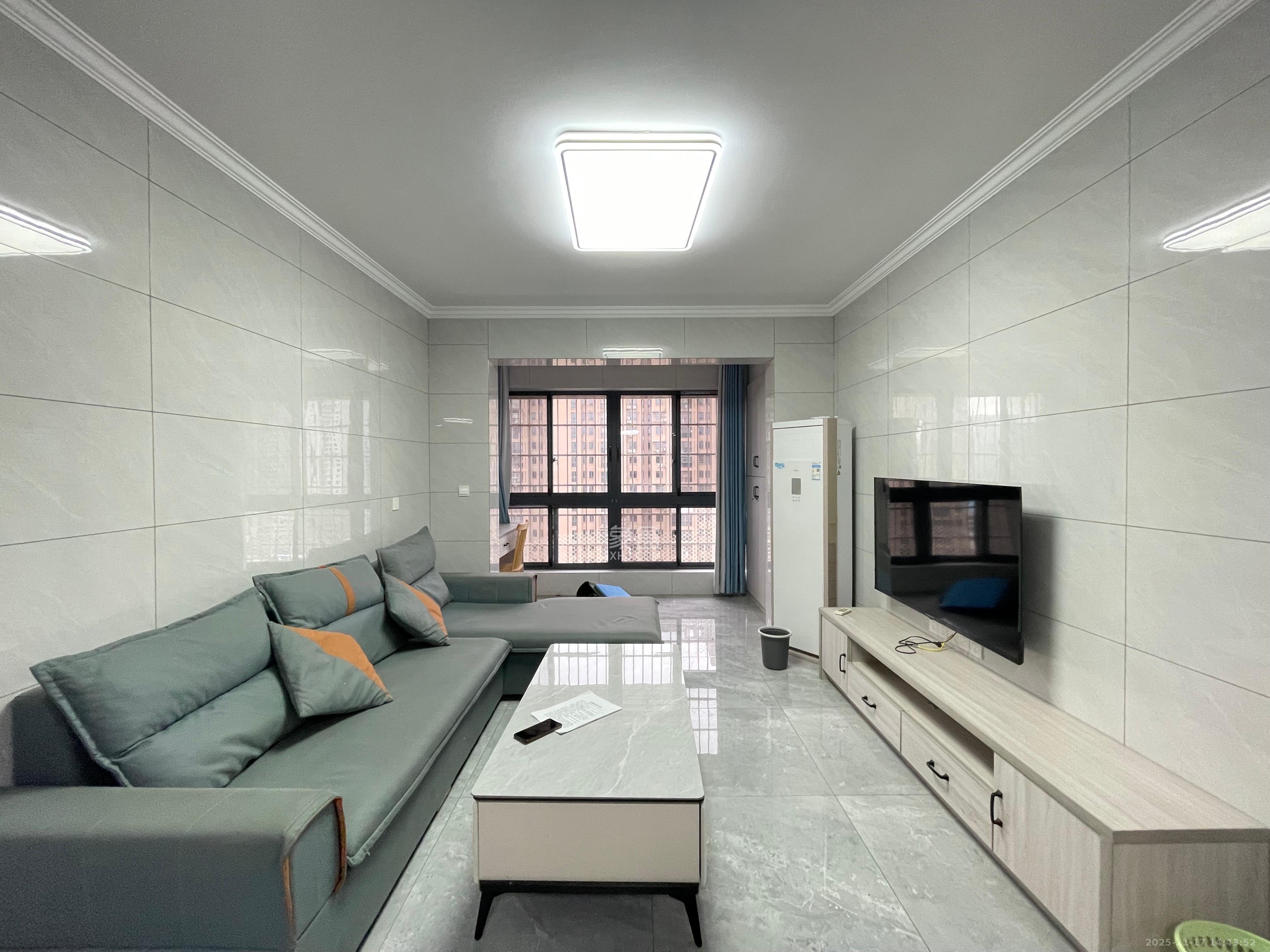 东岸梅园小区  2室2厅1卫    2200.0元/月